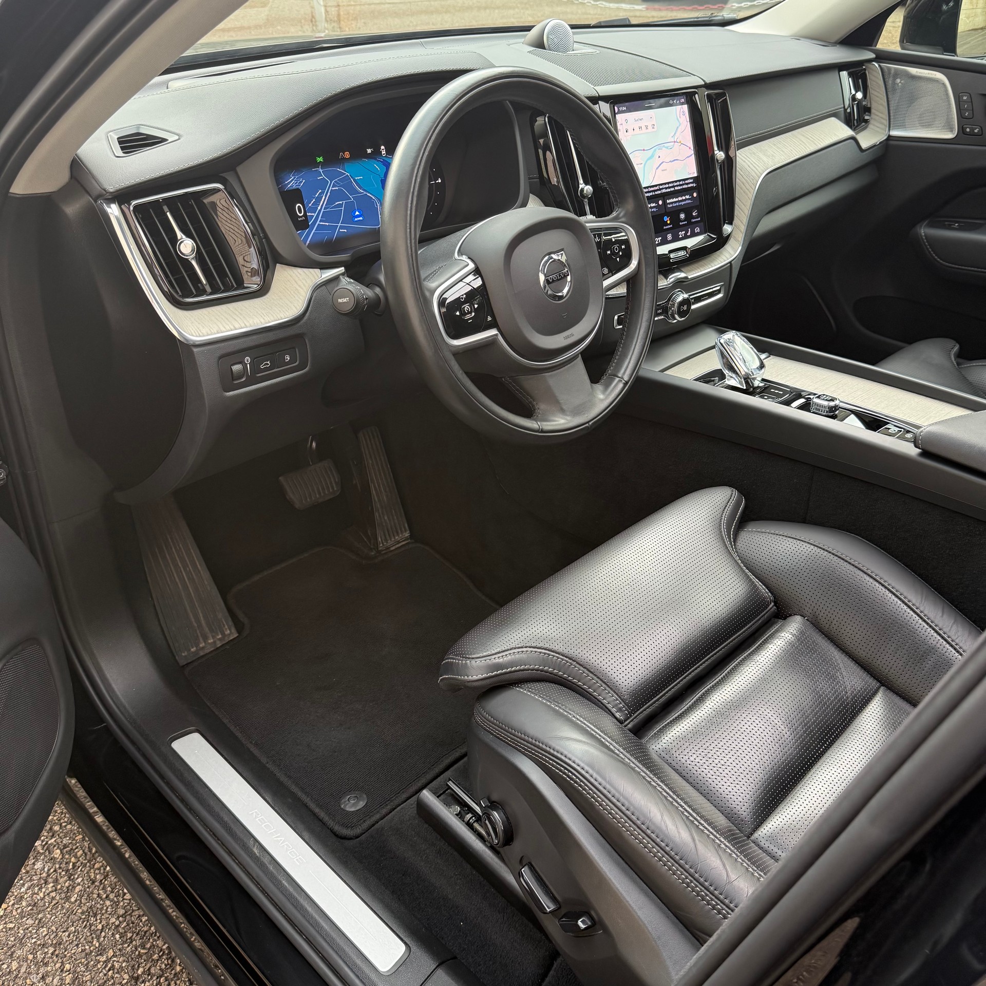VOLVO XC60 T8 eAWD Inscription Geartronic Swiss-image-7