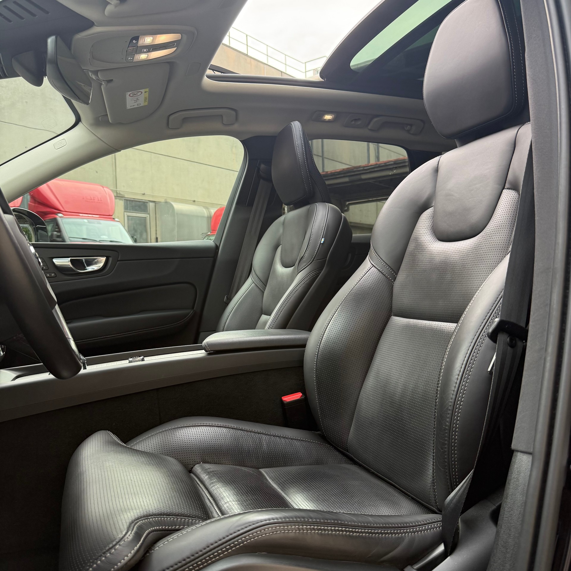 VOLVO XC60 T8 eAWD Inscription Geartronic Swiss-image-12