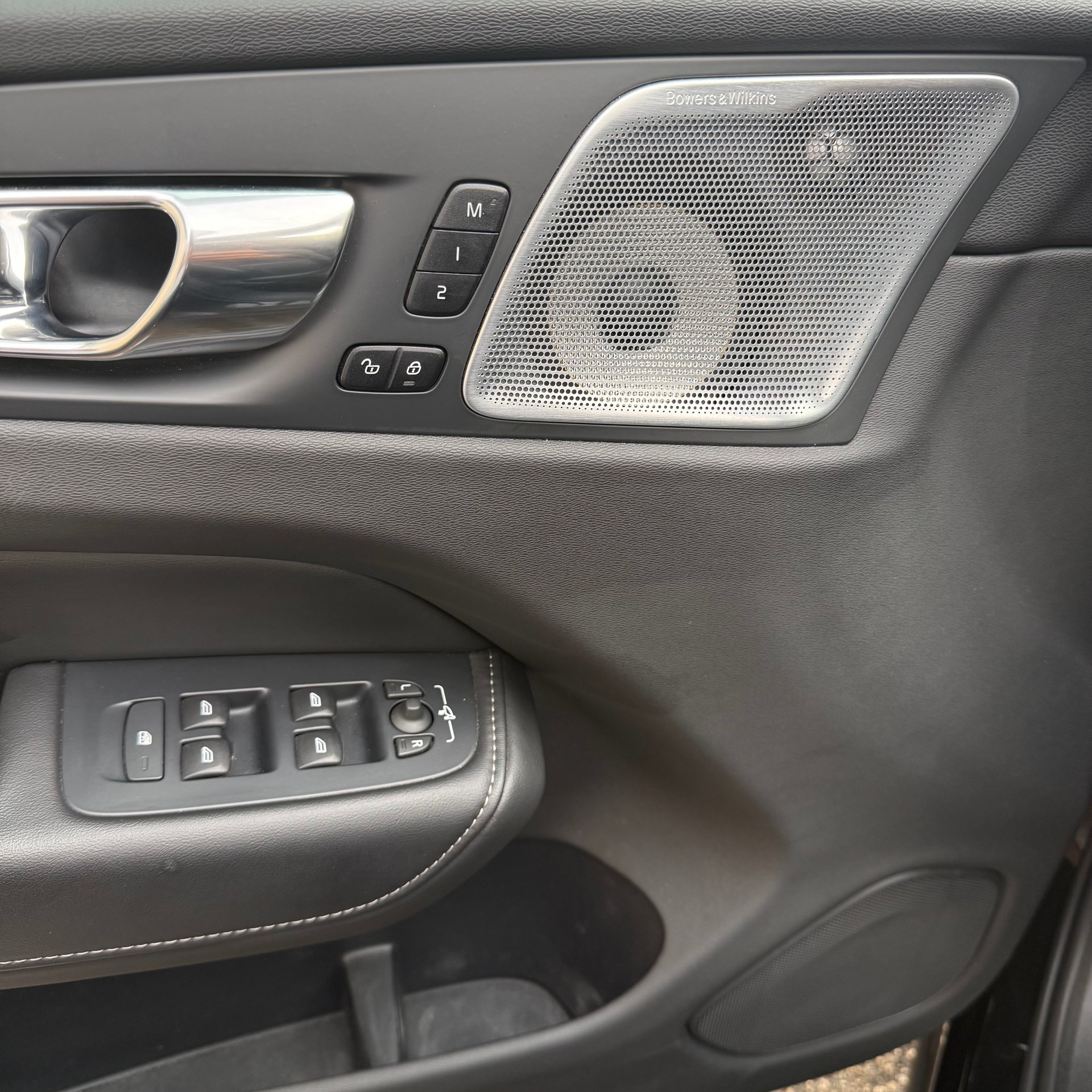 VOLVO XC60 T8 eAWD Inscription Geartronic Swiss-image-14