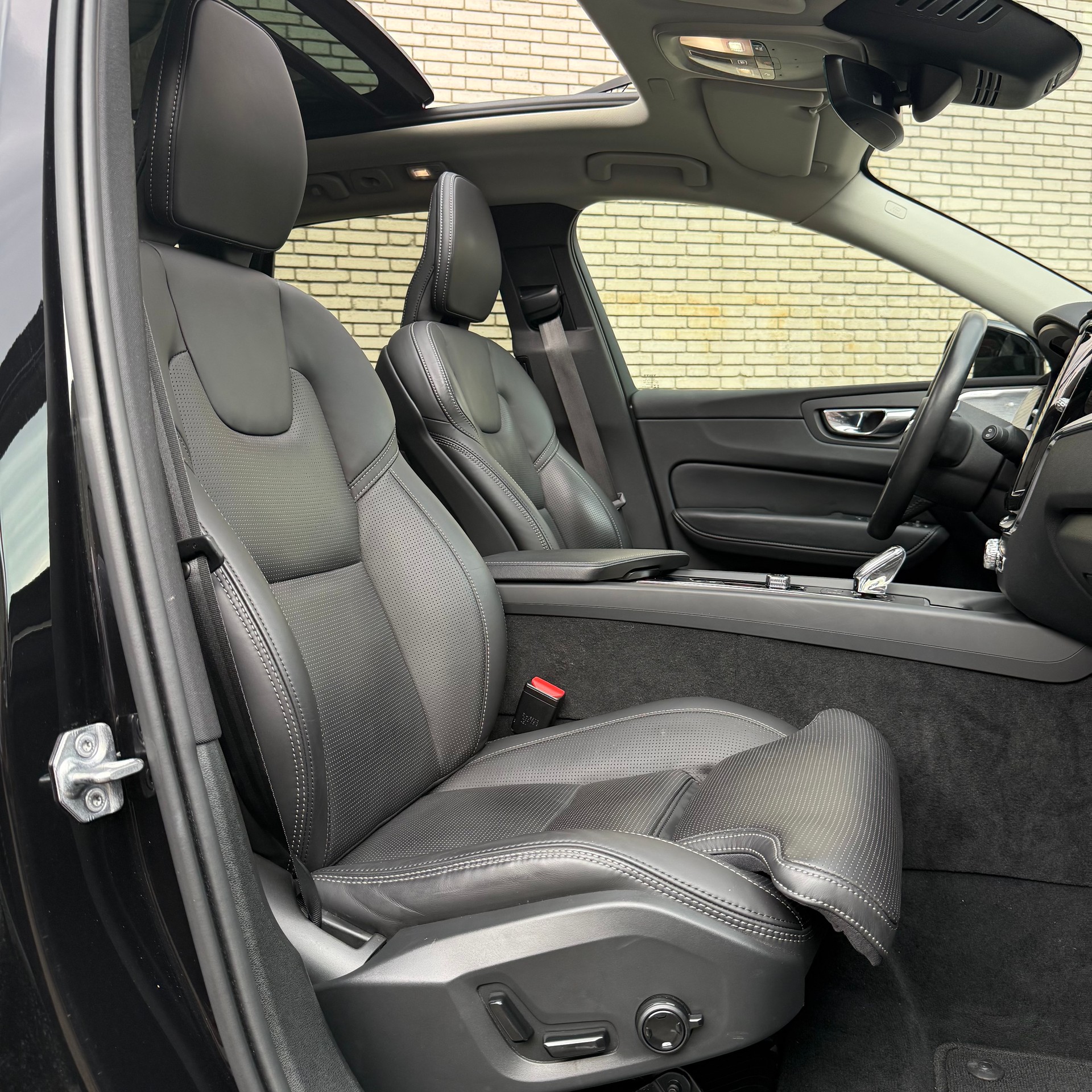 VOLVO XC60 T8 eAWD Inscription Geartronic Swiss-image-16