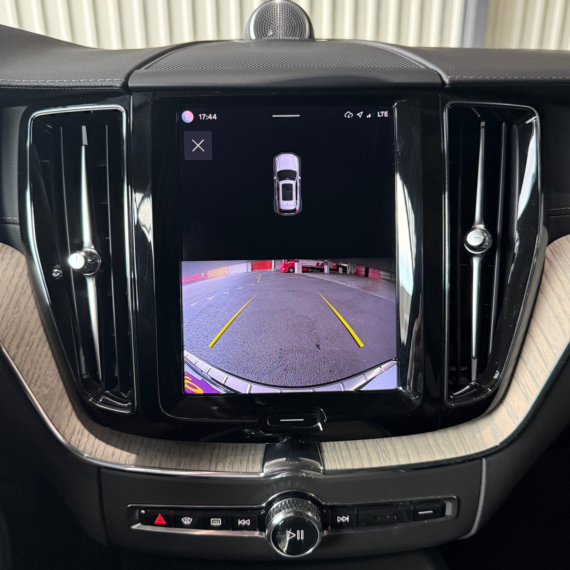VOLVO XC60 T8 eAWD Inscription Geartronic Swiss-image-26