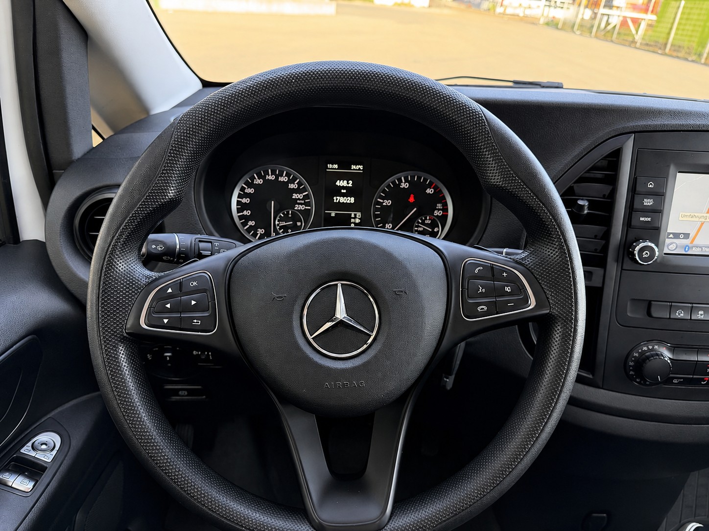 MERCEDES-BENZ Vito 114 Extralang EL | ab MFK | ab Service Automat | ACC | Totwinkel | Klima | Anhängerkupplung-image-11