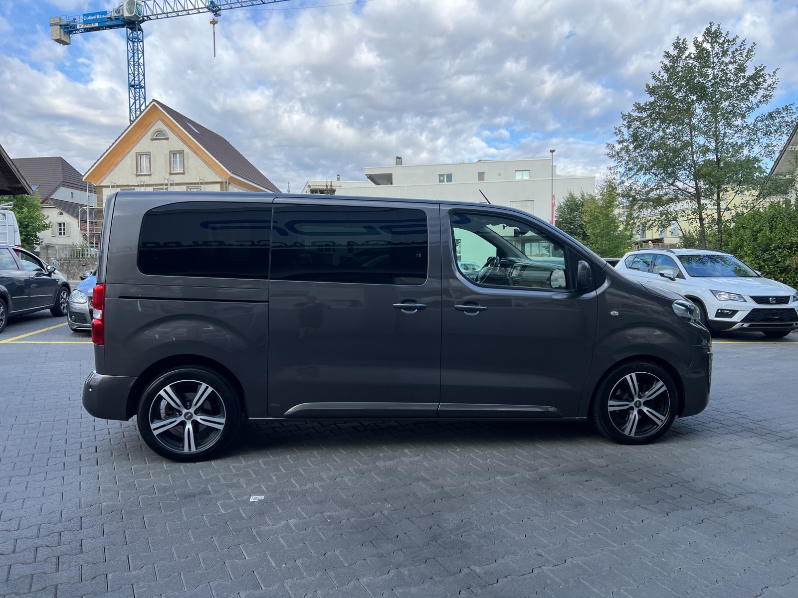 PEUGEOT Traveller 2.0 BlueHDi Allure Standard EAT-image-4