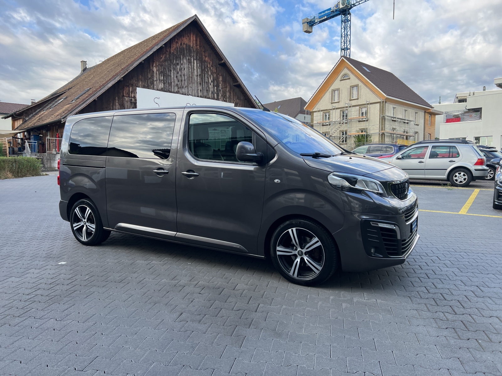 PEUGEOT Traveller 2.0 BlueHDi Allure Standard EAT-image-5