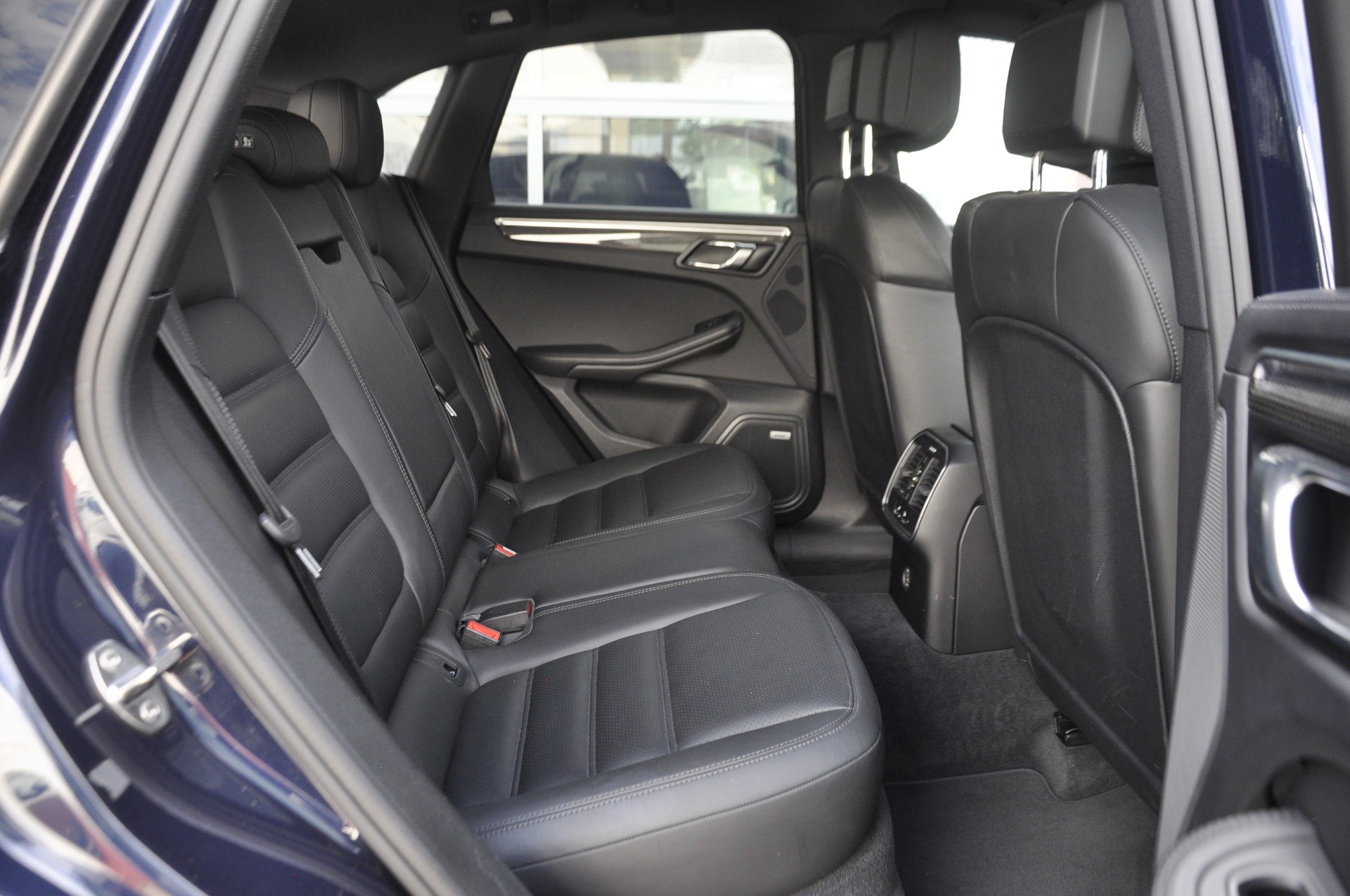 PORSCHE Macan S PDK-image-8