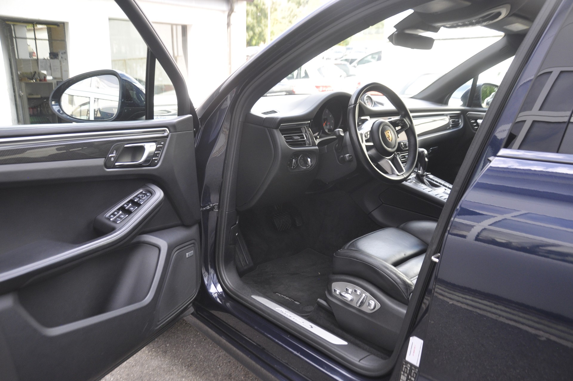 PORSCHE Macan S PDK-image-3