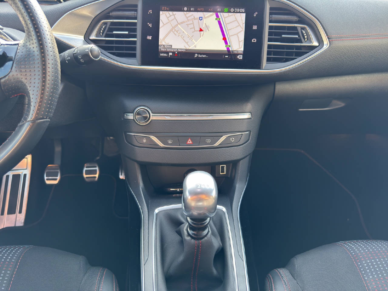 PEUGEOT 308 1.2 PureTech 130 Allure-image-7