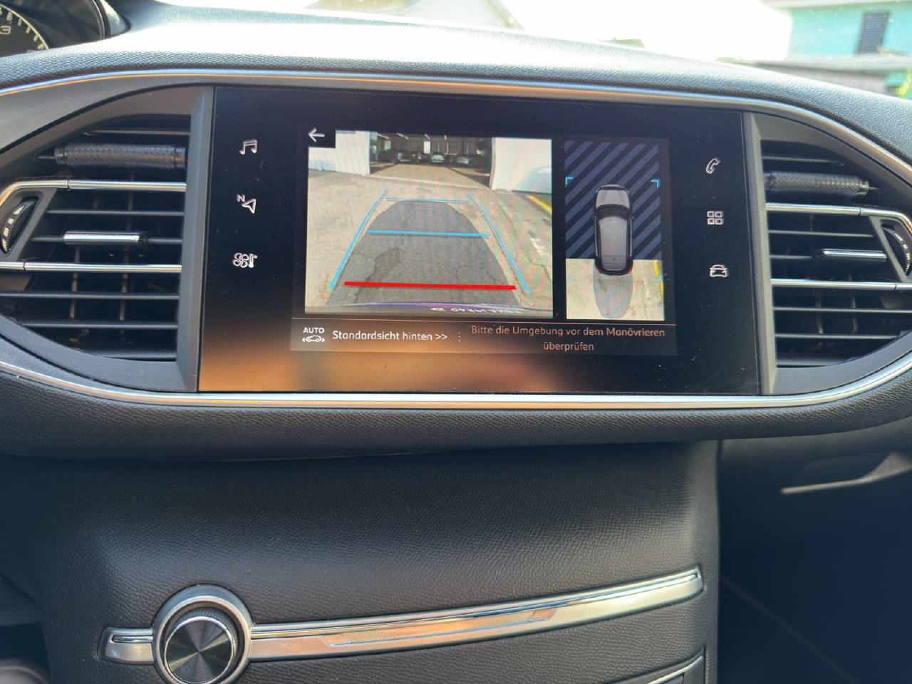 PEUGEOT 308 1.2 PureTech 130 Allure-image-9