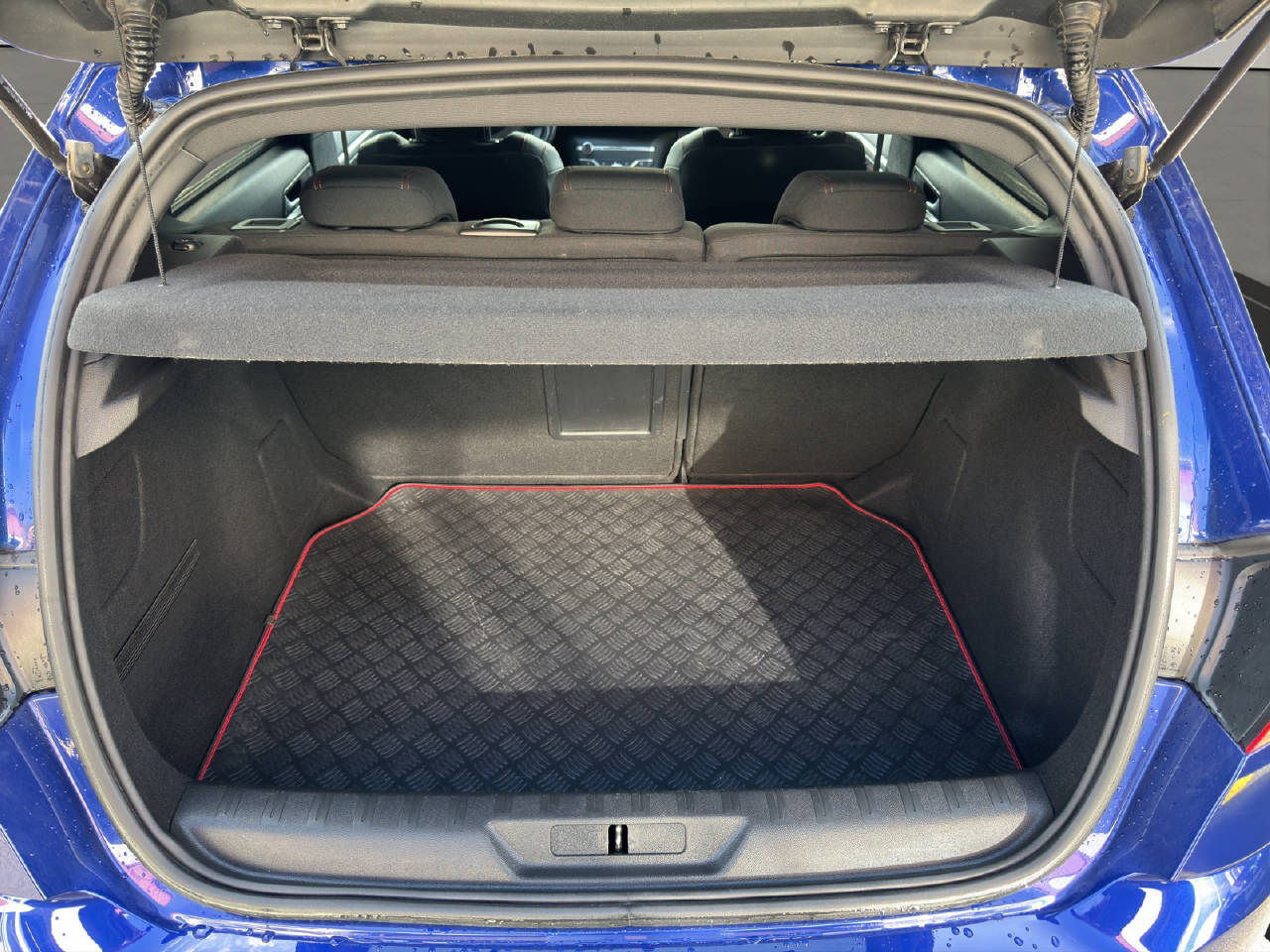 PEUGEOT 308 1.2 PureTech 130 Allure-image-13
