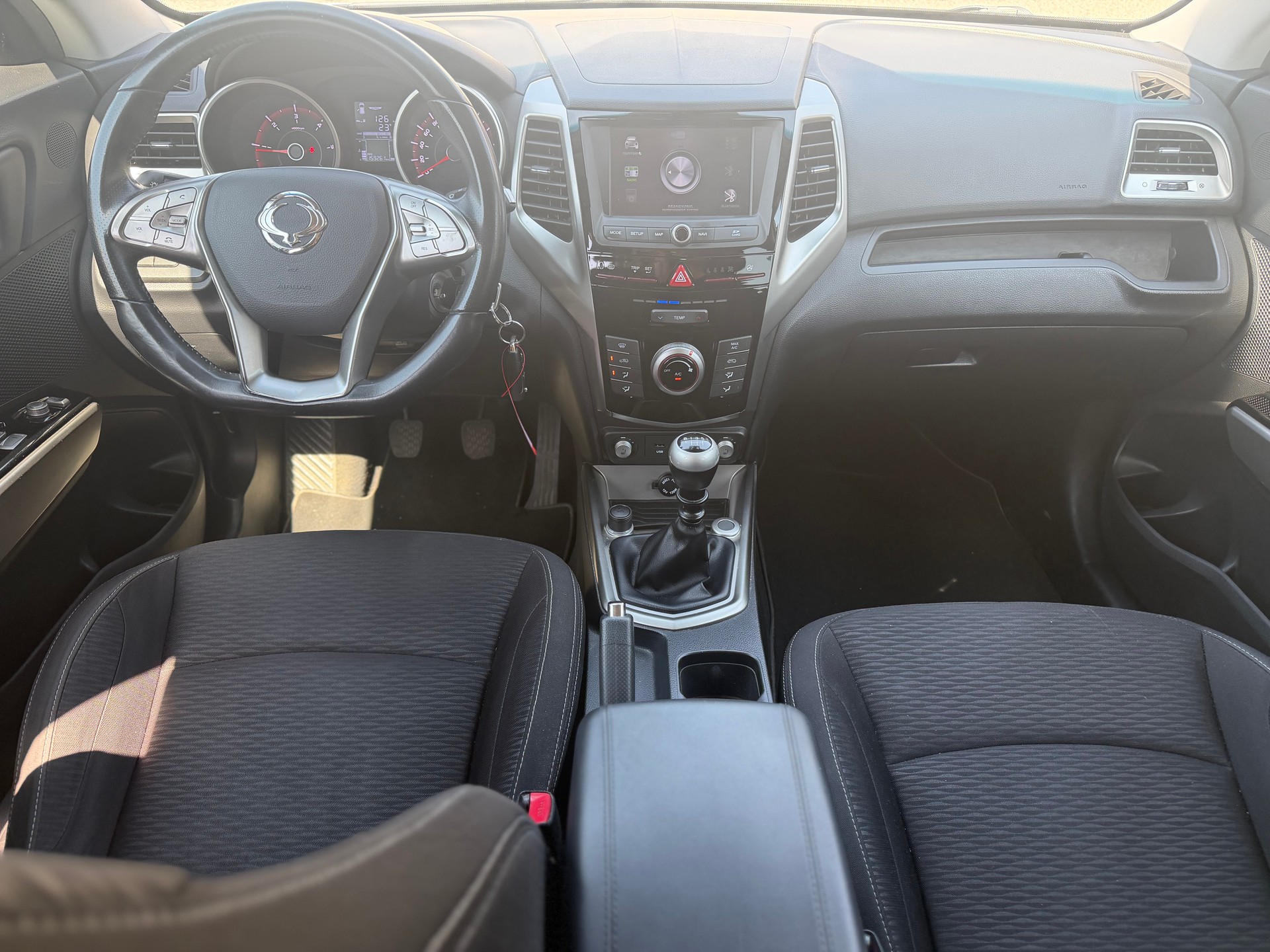 KGM-SsangYong Tivoli 1.6 eXDi Quartz 2WD-image-6