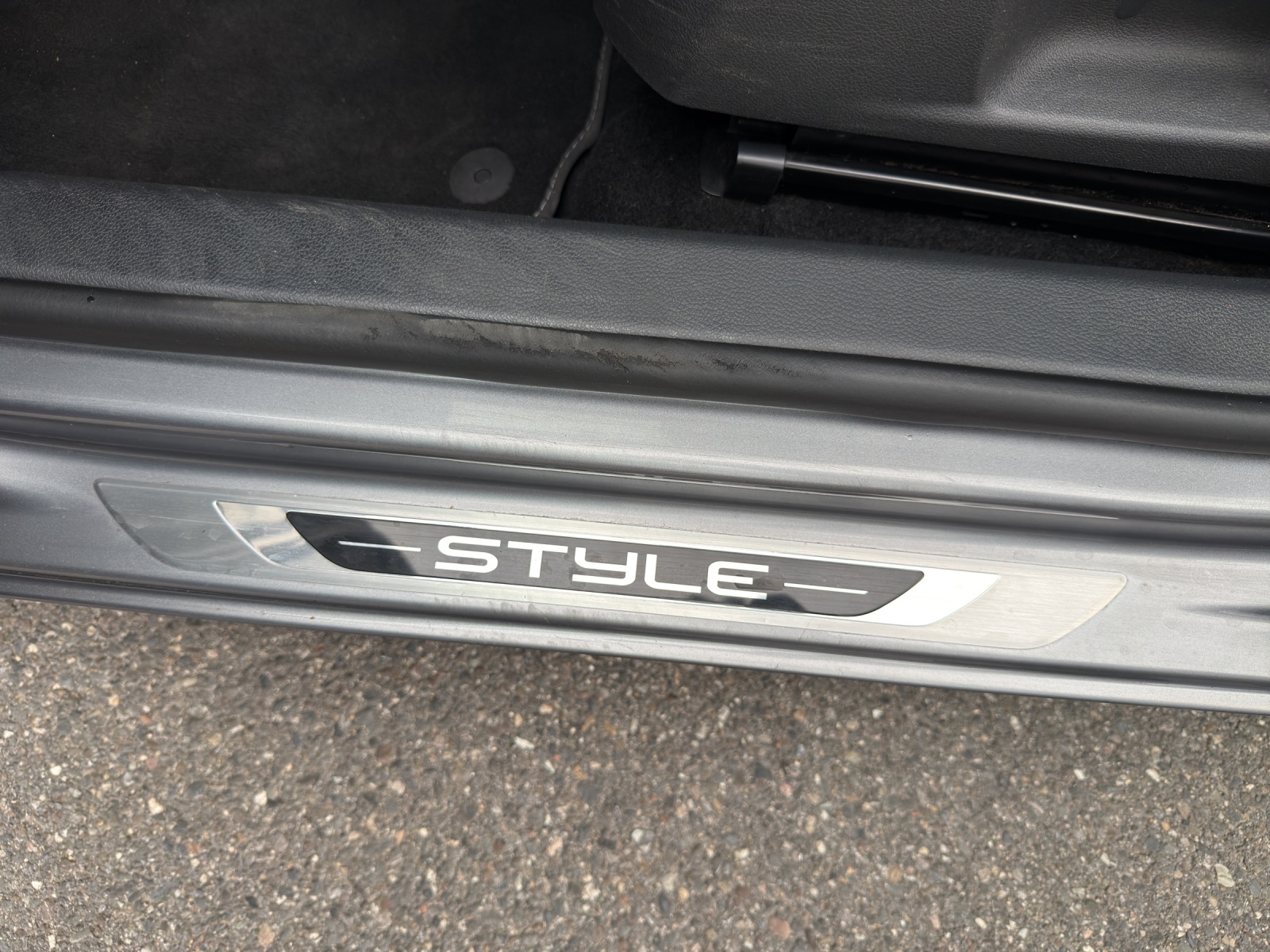 VW Golf 2.0 TDI Style 4Motion-image-21