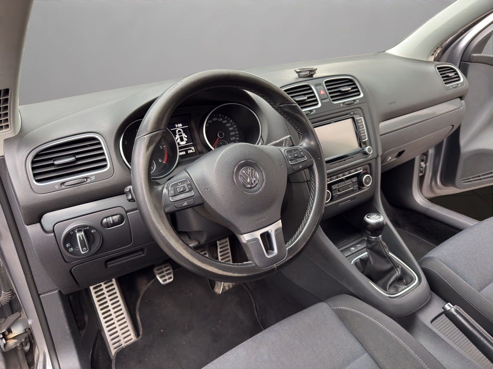 VW Golf 2.0 TDI Style 4Motion-image-9