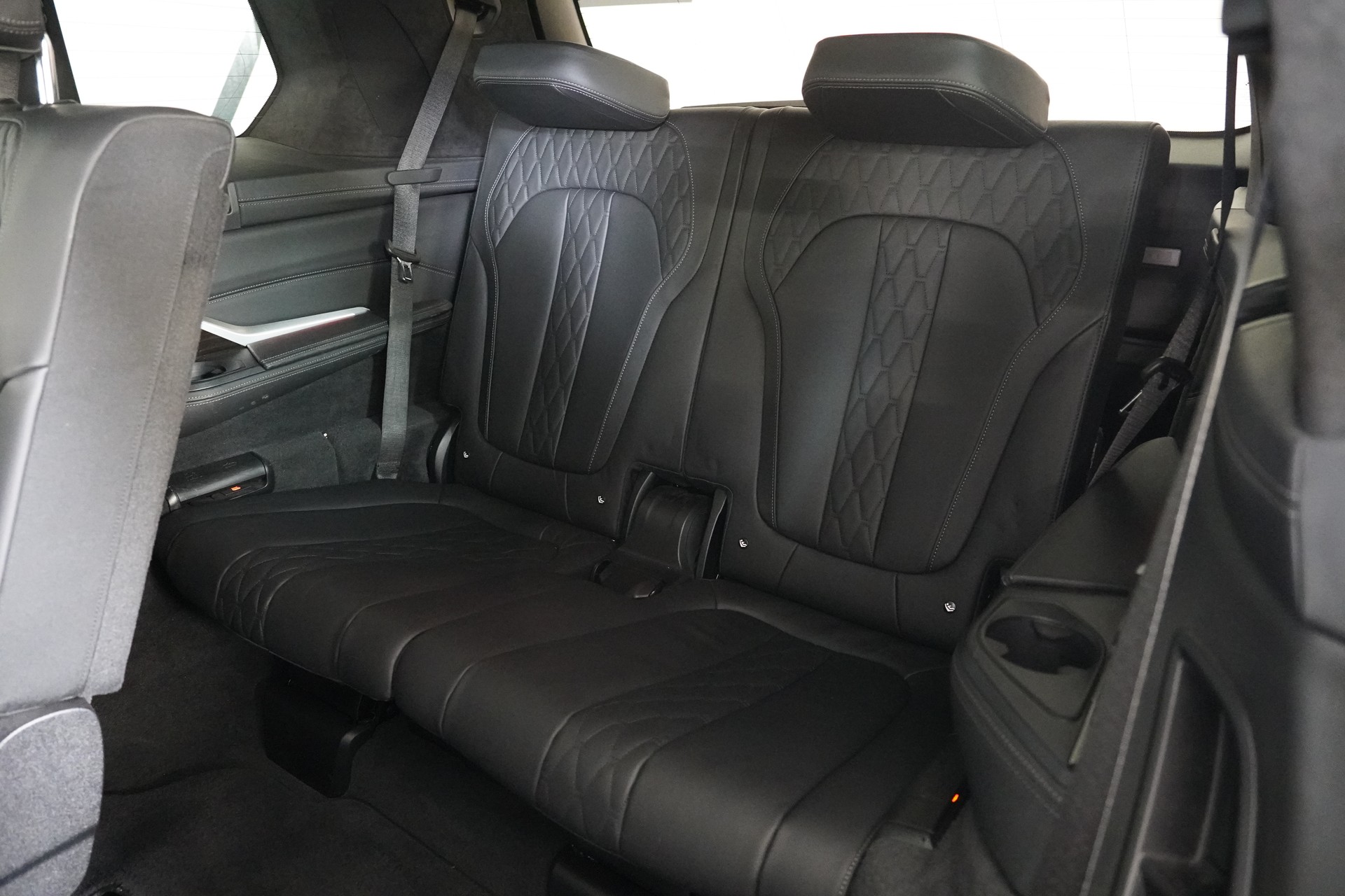 BMW X7 xDrive 48V 40d Steptronic-image-13