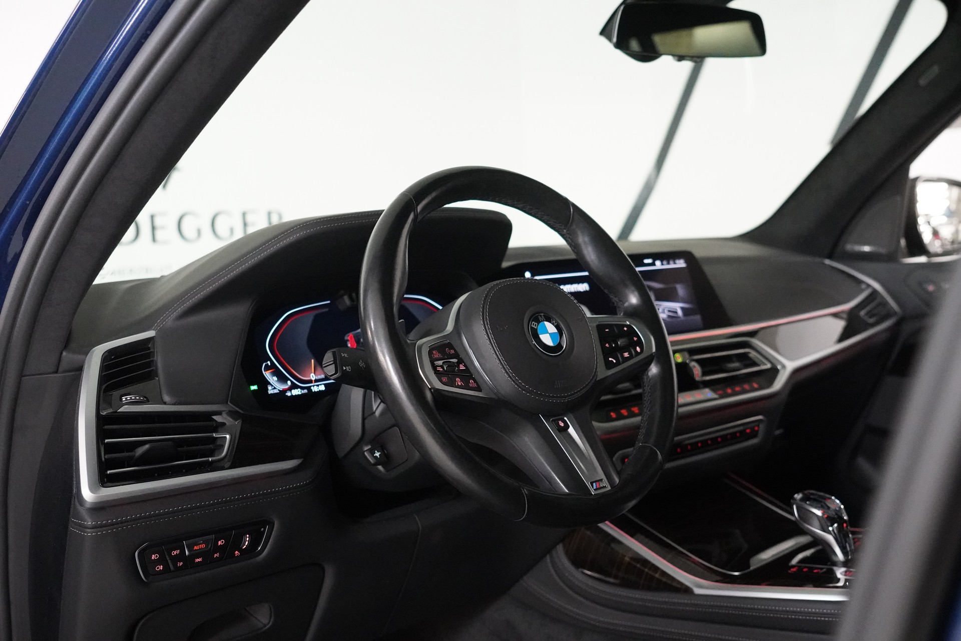 BMW X7 xDrive 48V 40d Steptronic-image-24