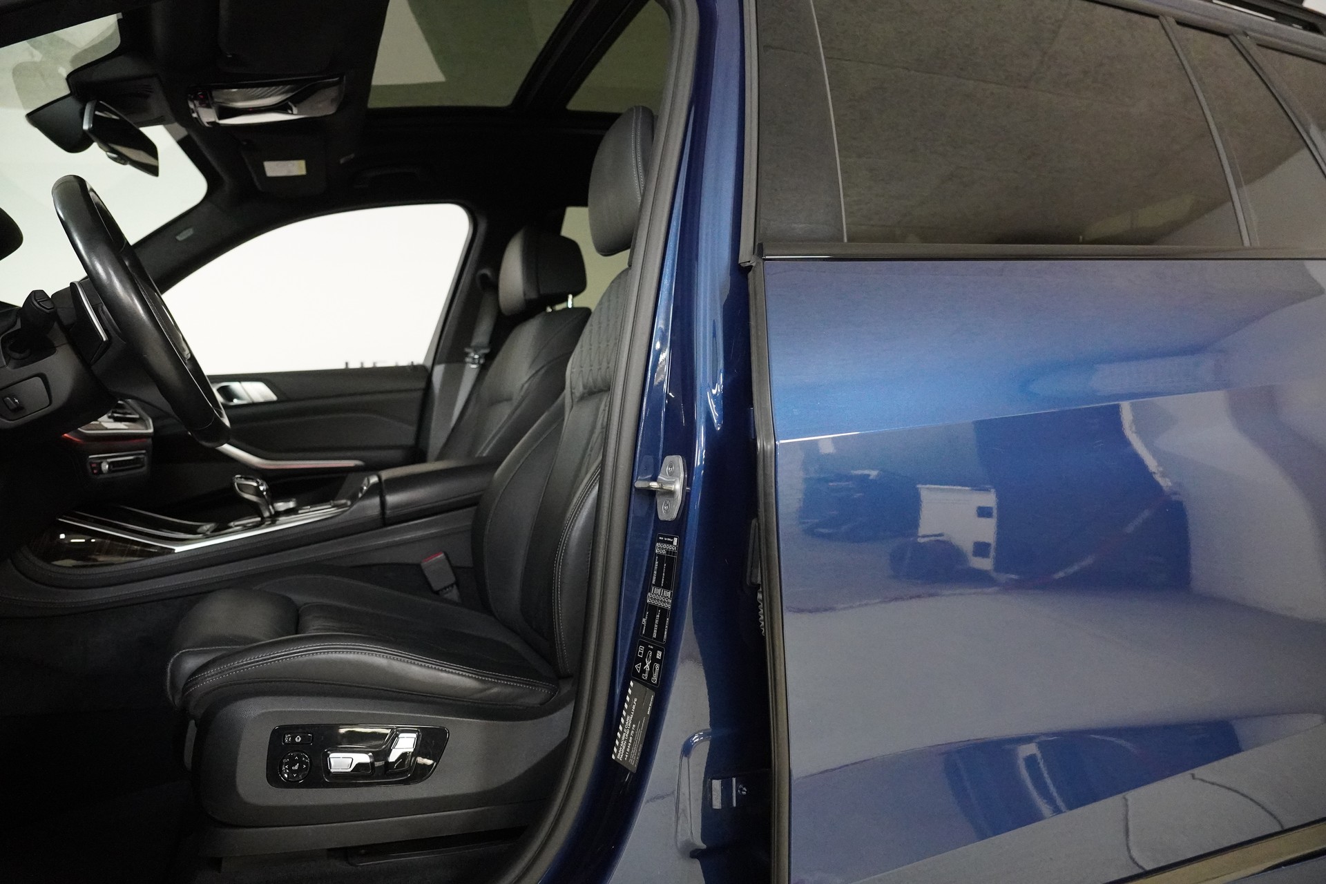 BMW X7 xDrive 48V 40d Steptronic-image-10