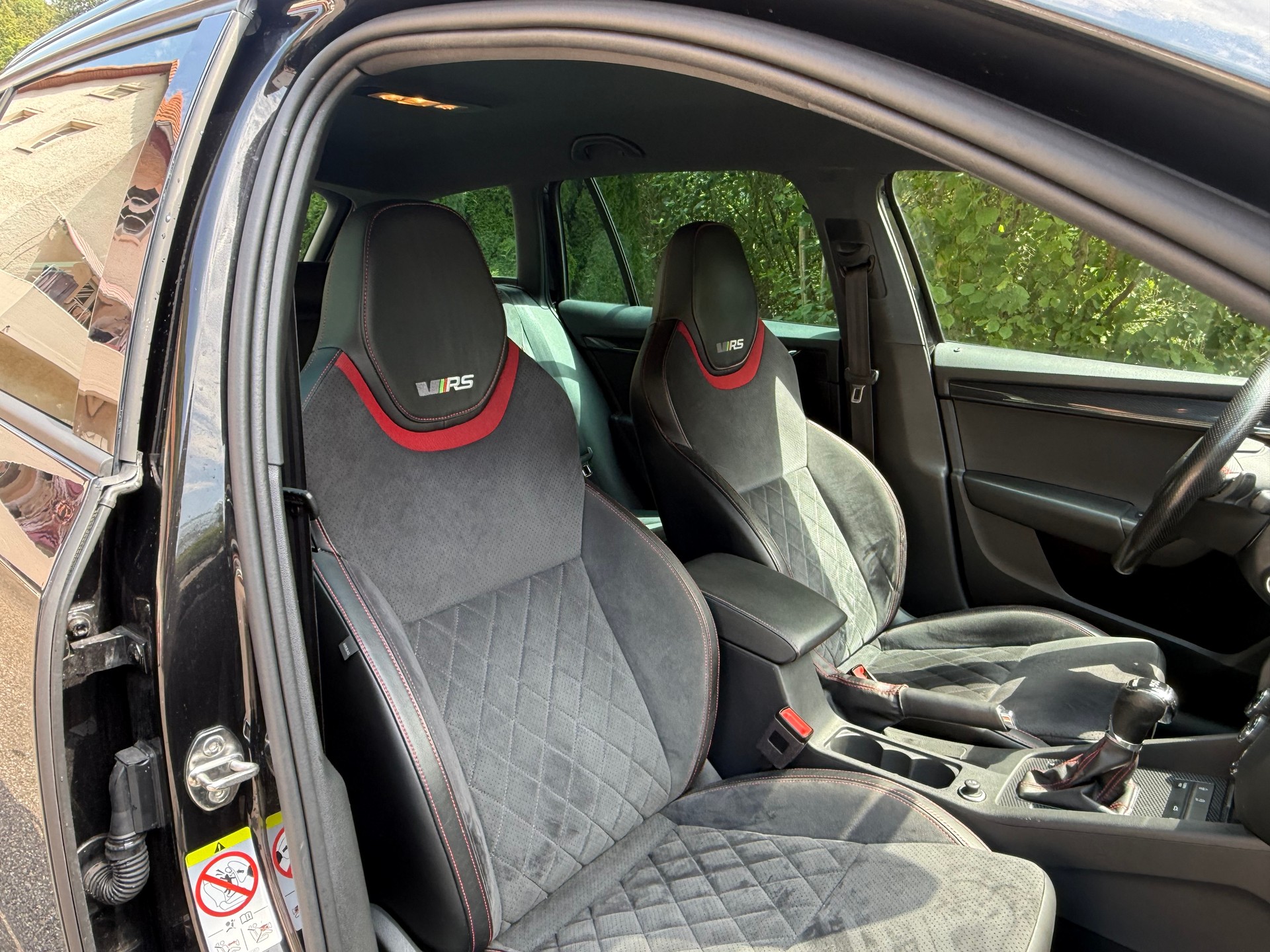 SKODA Octavia Combi 2.0 TSI RS Final Edition DSG-image-12