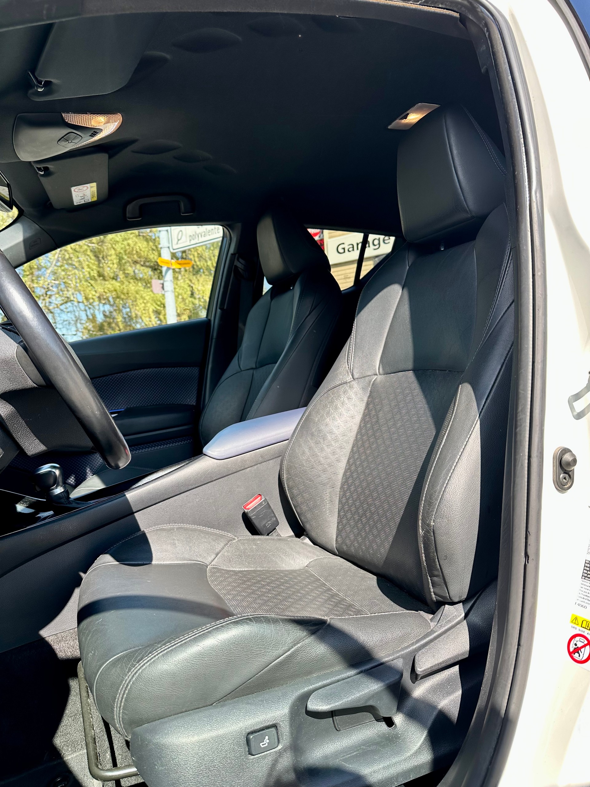 TOYOTA C-HR 1.8 HSD Style CVT-image-12