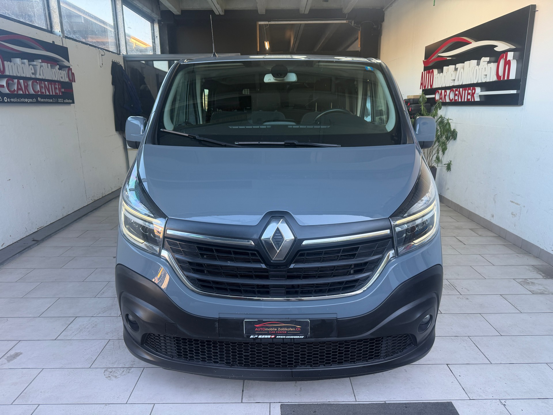 RENAULT Trafic Blue dCi 145 EDC Passenger Business-image-7