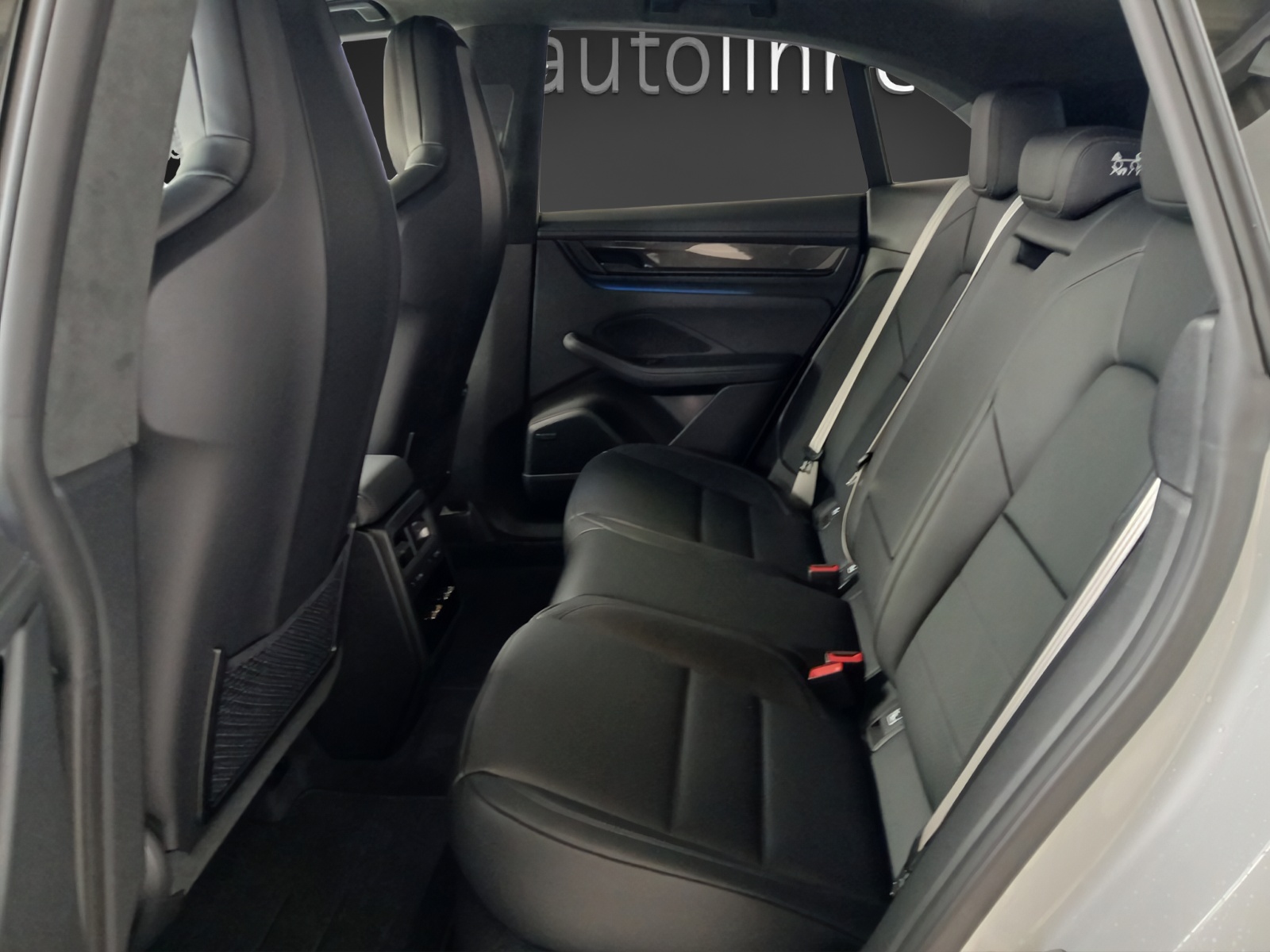 PORSCHE Macan Turbo 100kWh-image-8
