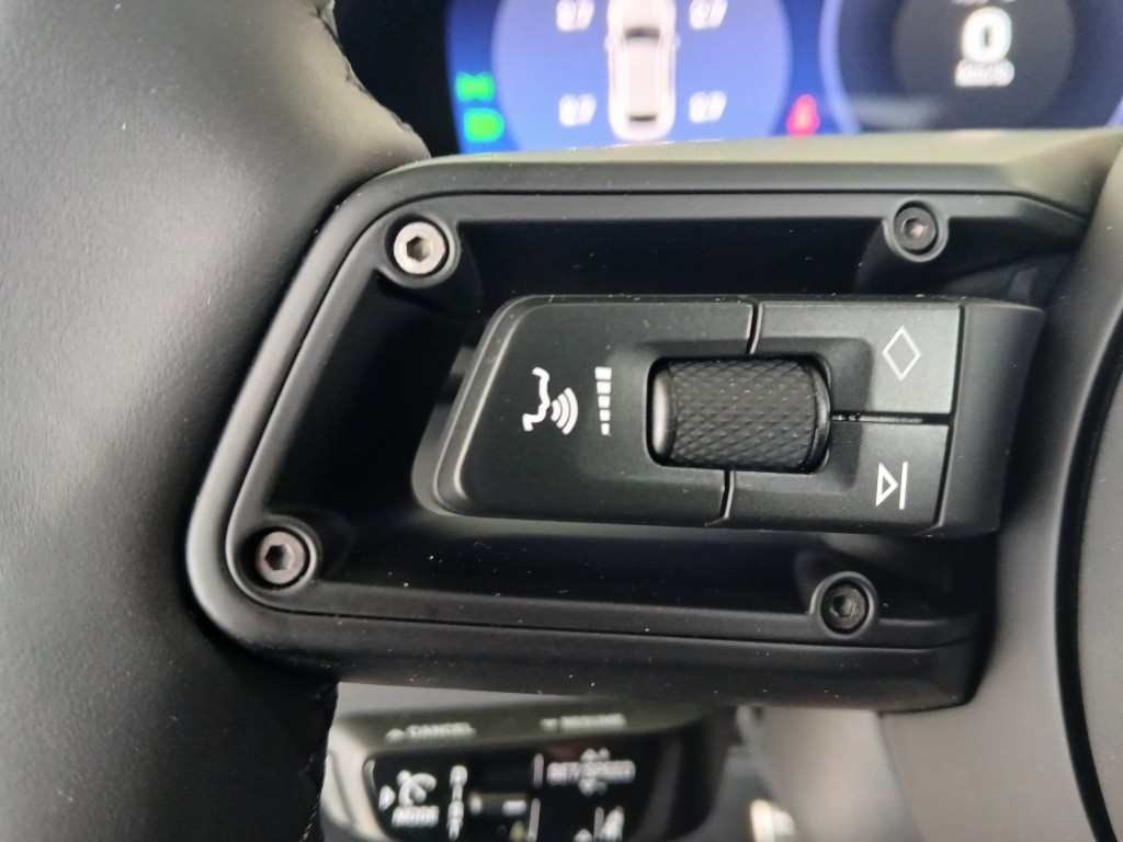 PORSCHE Macan Turbo 100kWh-image-15