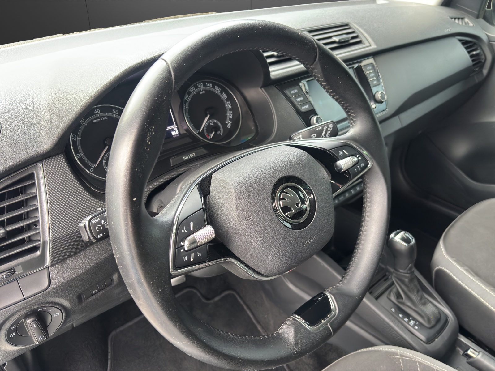 SKODA Fabia Combi 1.0 TSI Ambition DSG-image-4