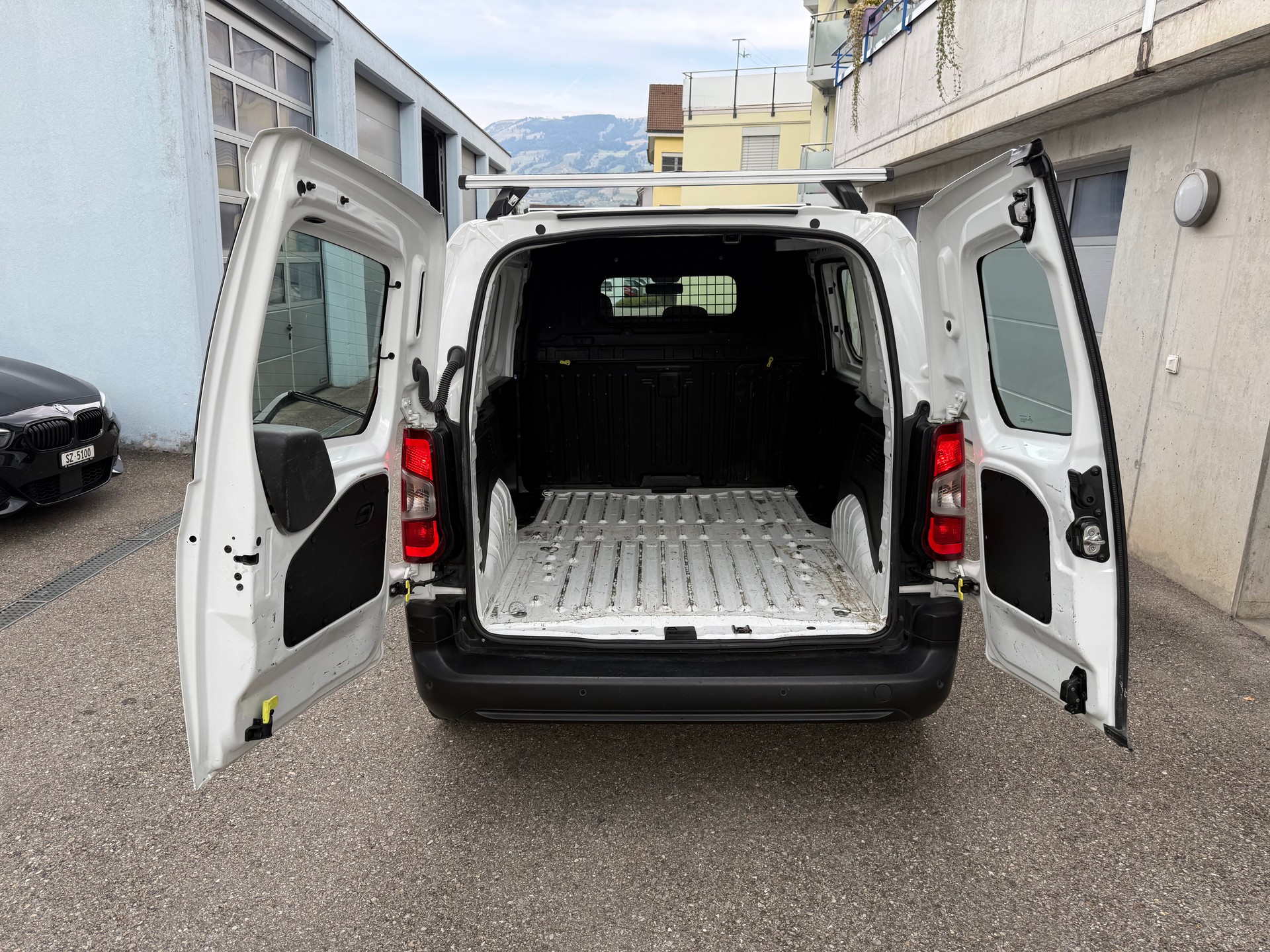 PEUGEOT Partner 1.5 Blue HDi s/s Asphalt 650kg-image-20