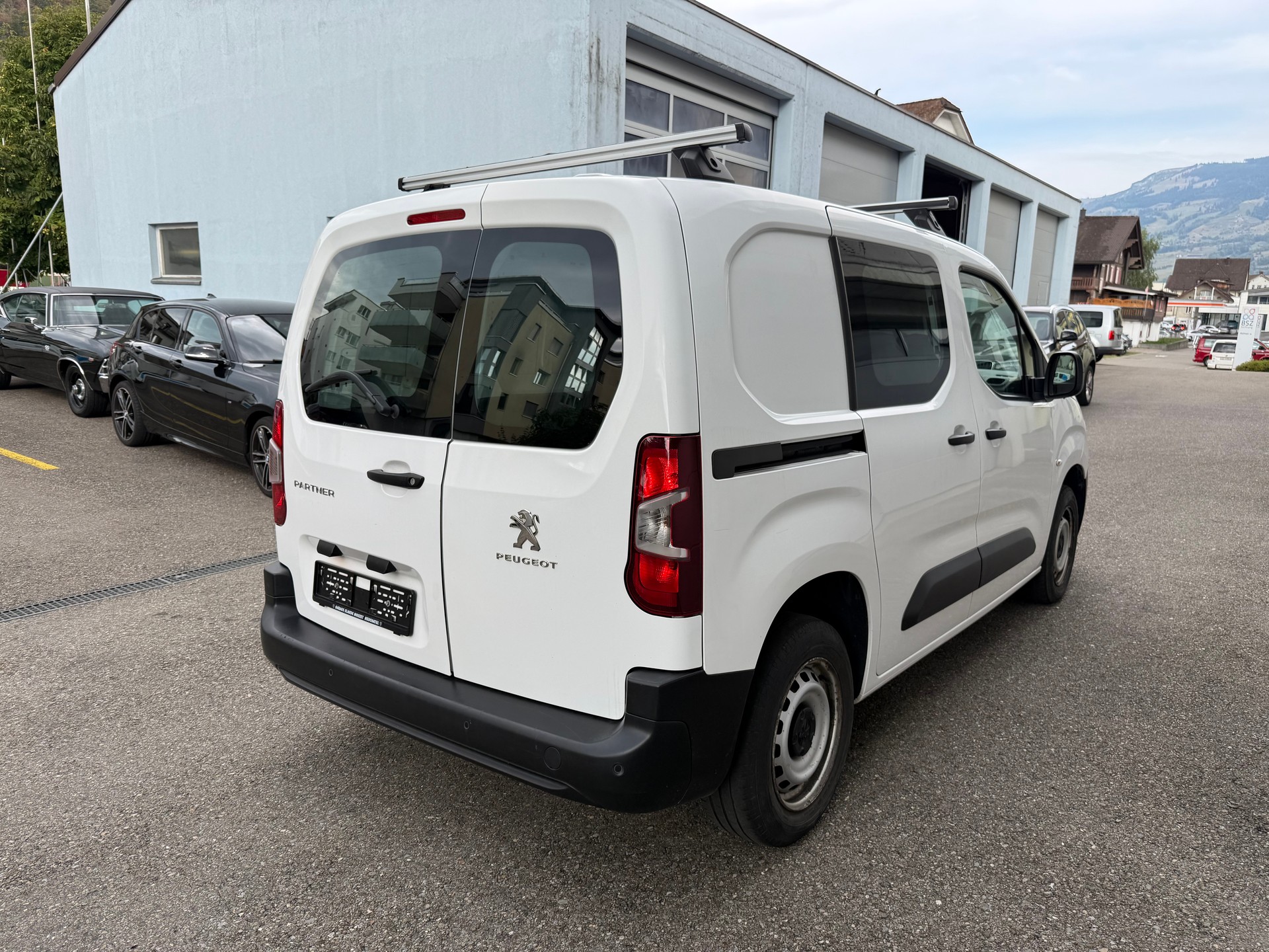 PEUGEOT Partner 1.5 Blue HDi s/s Asphalt 650kg-image-3