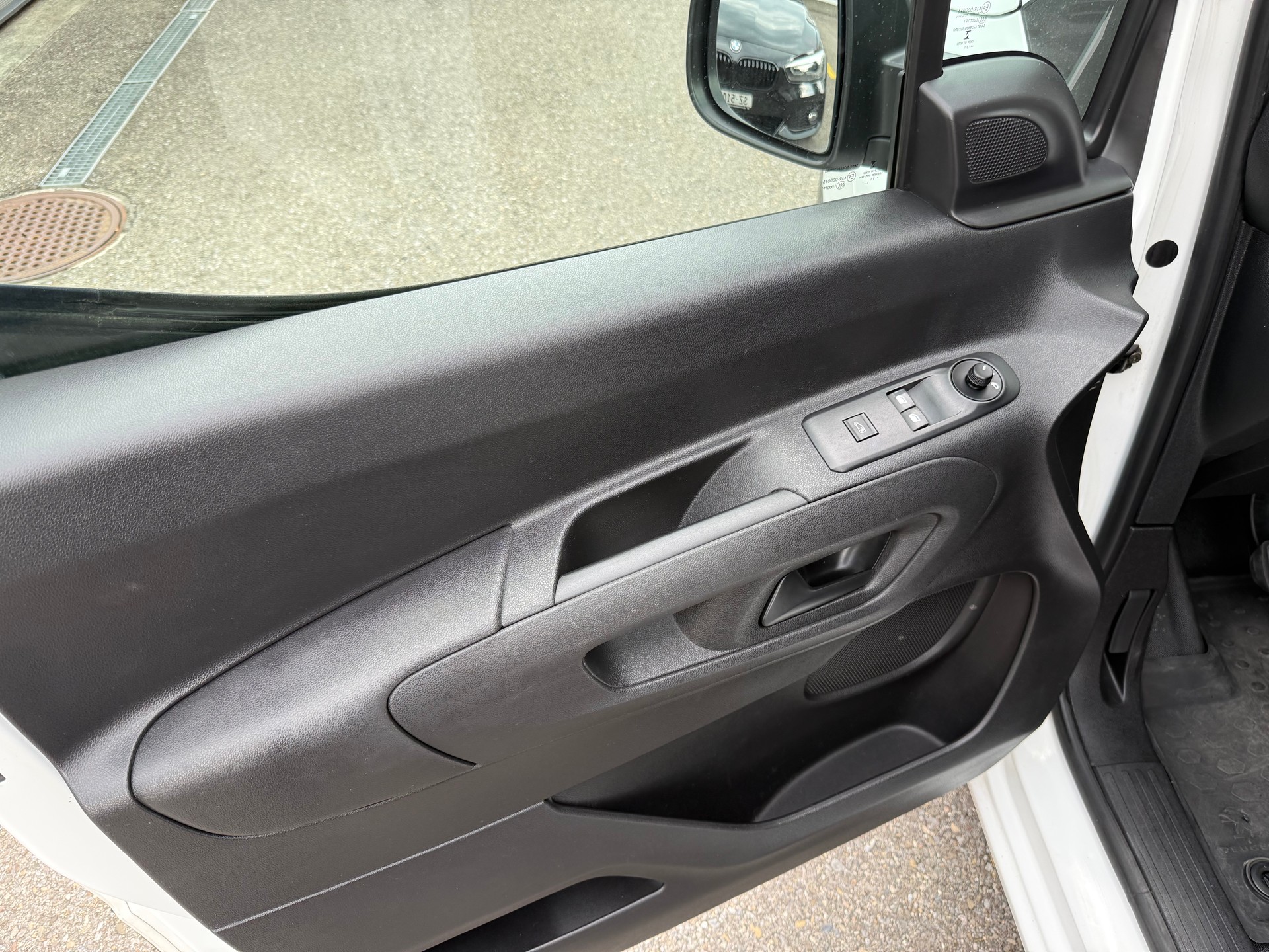 PEUGEOT Partner 1.5 Blue HDi s/s Asphalt 650kg-image-17