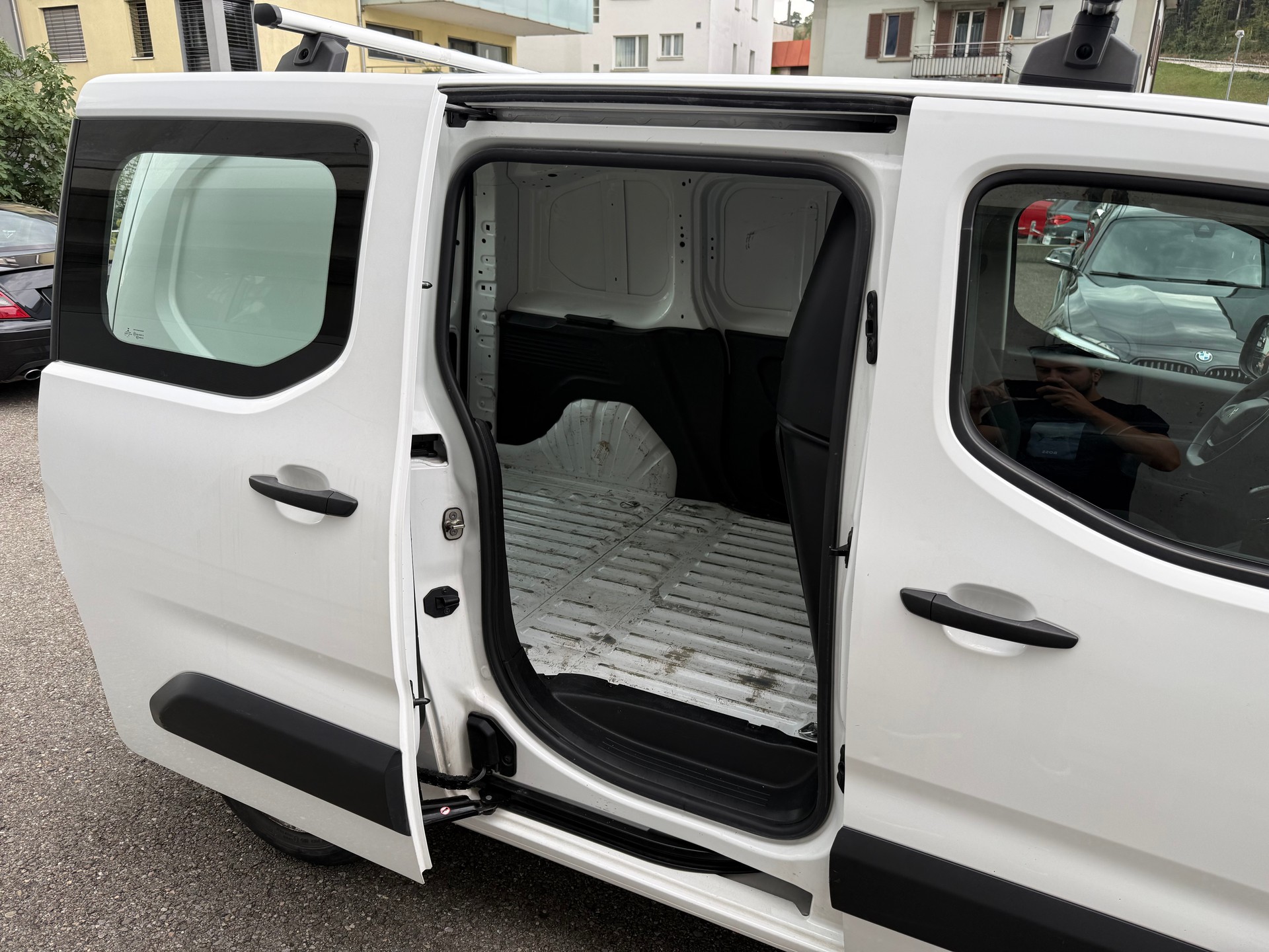 PEUGEOT Partner 1.5 Blue HDi s/s Asphalt 650kg-image-19