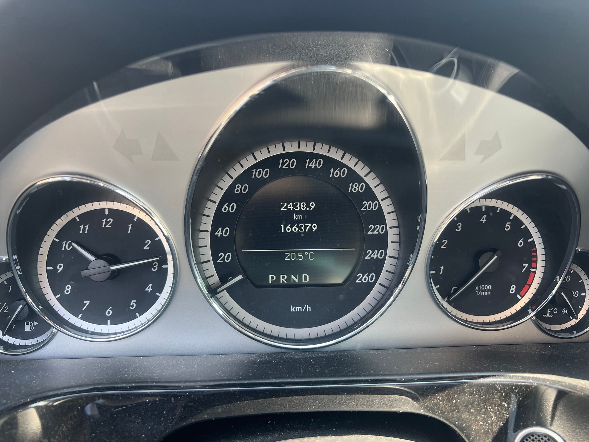 MERCEDES-BENZ E 200 CGI BlueEfficiency Avantgarde Automatic-image-10