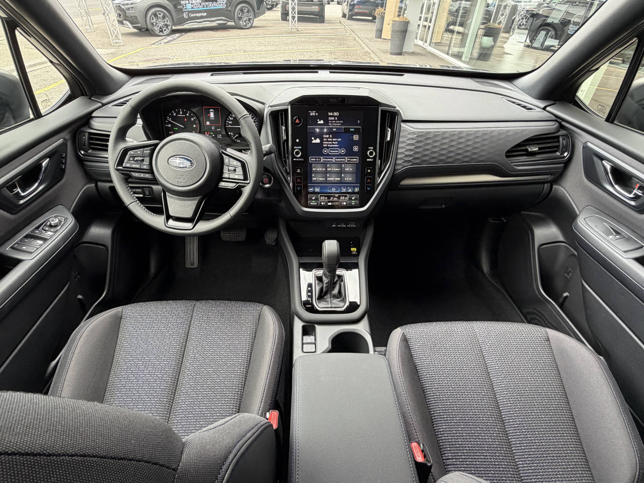 SUBARU Forester Station 2.0i e-Boxer Swiss Plus-image-7