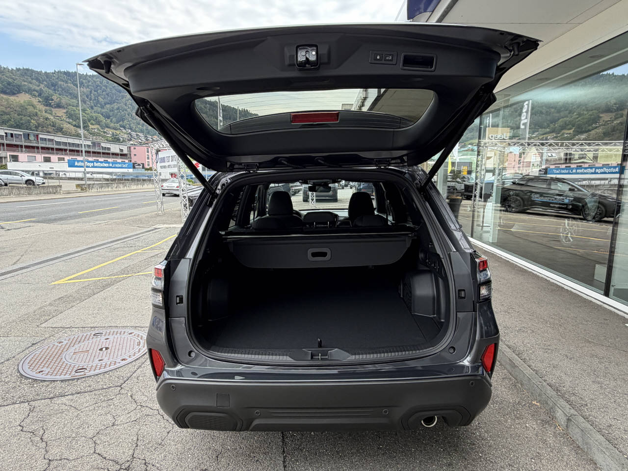 SUBARU Forester Station 2.0i e-Boxer Swiss Plus-image-6
