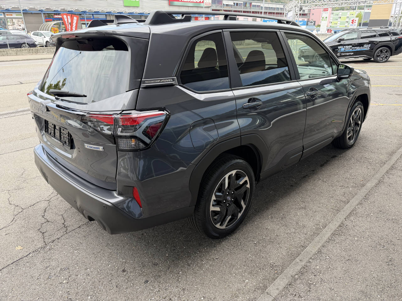 SUBARU Forester Station 2.0i e-Boxer Swiss Plus-image-4