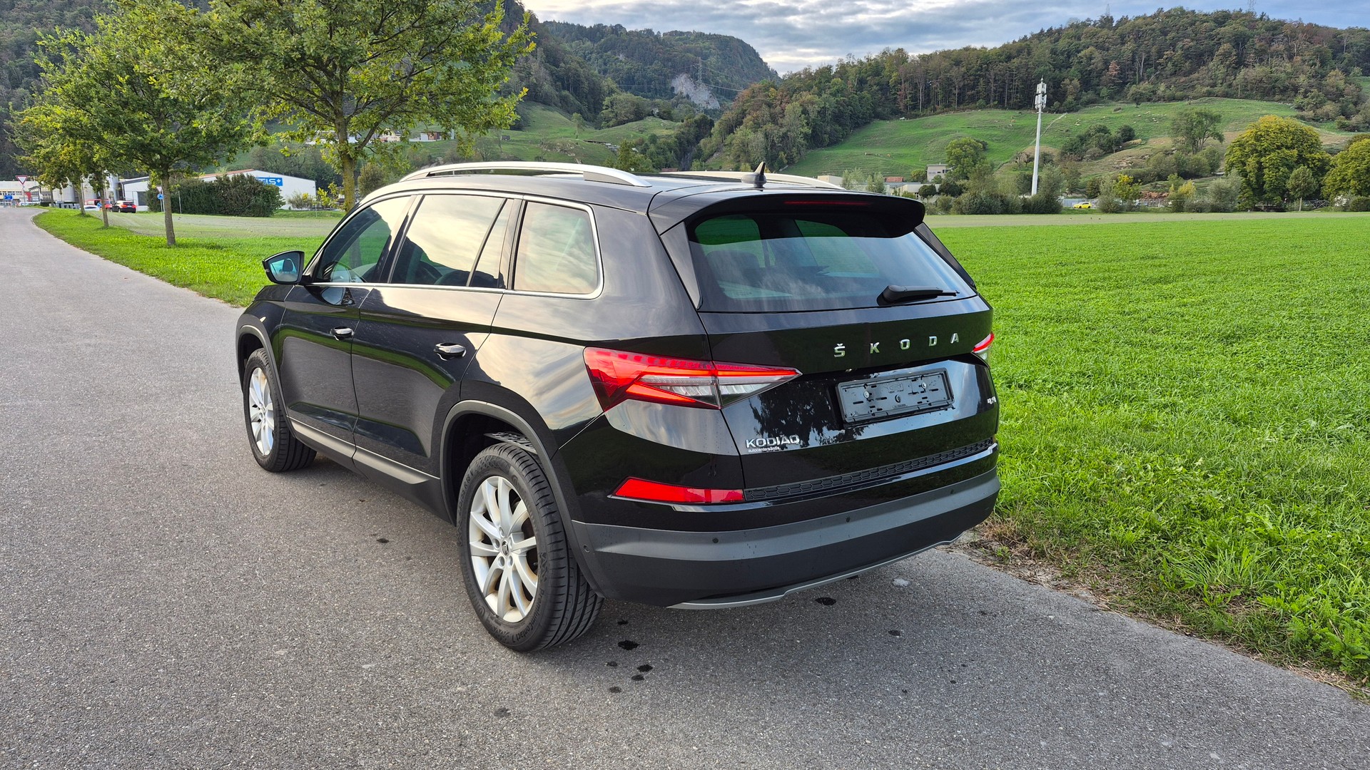 SKODA 2.0 TDI 4x4 DSG Style 7 Plätze-image-2
