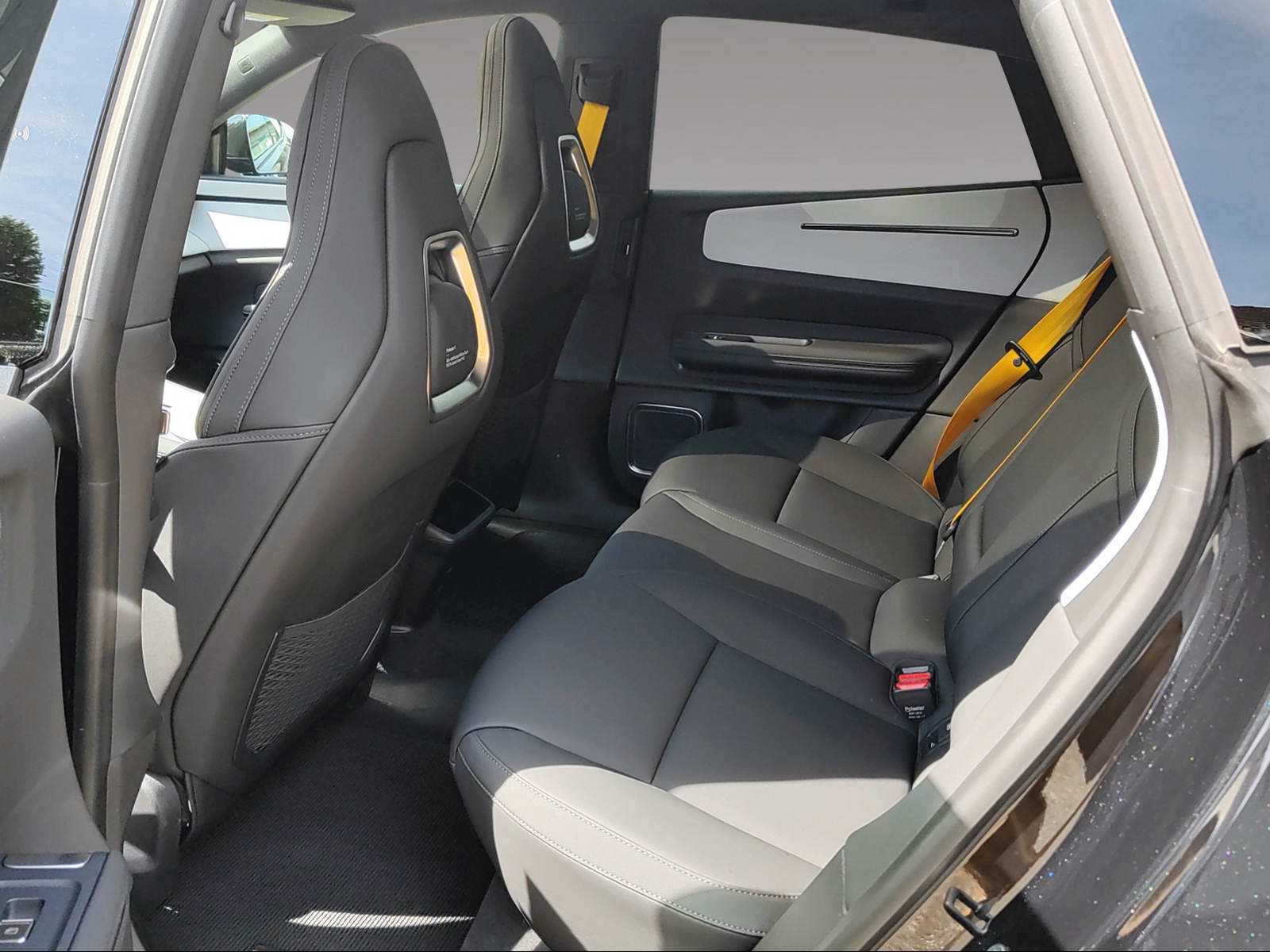 POLESTAR 4 Long Range Dual Motor-image-16