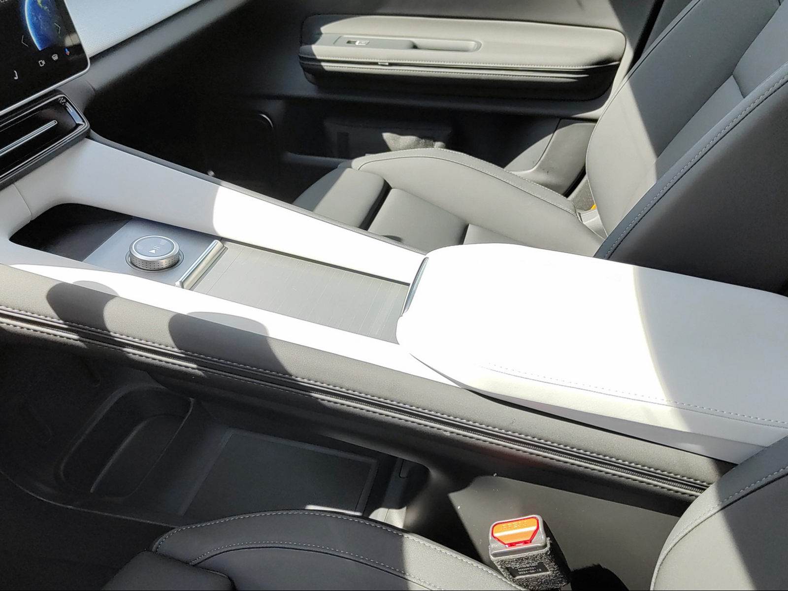 POLESTAR 4 Long Range Dual Motor-image-15