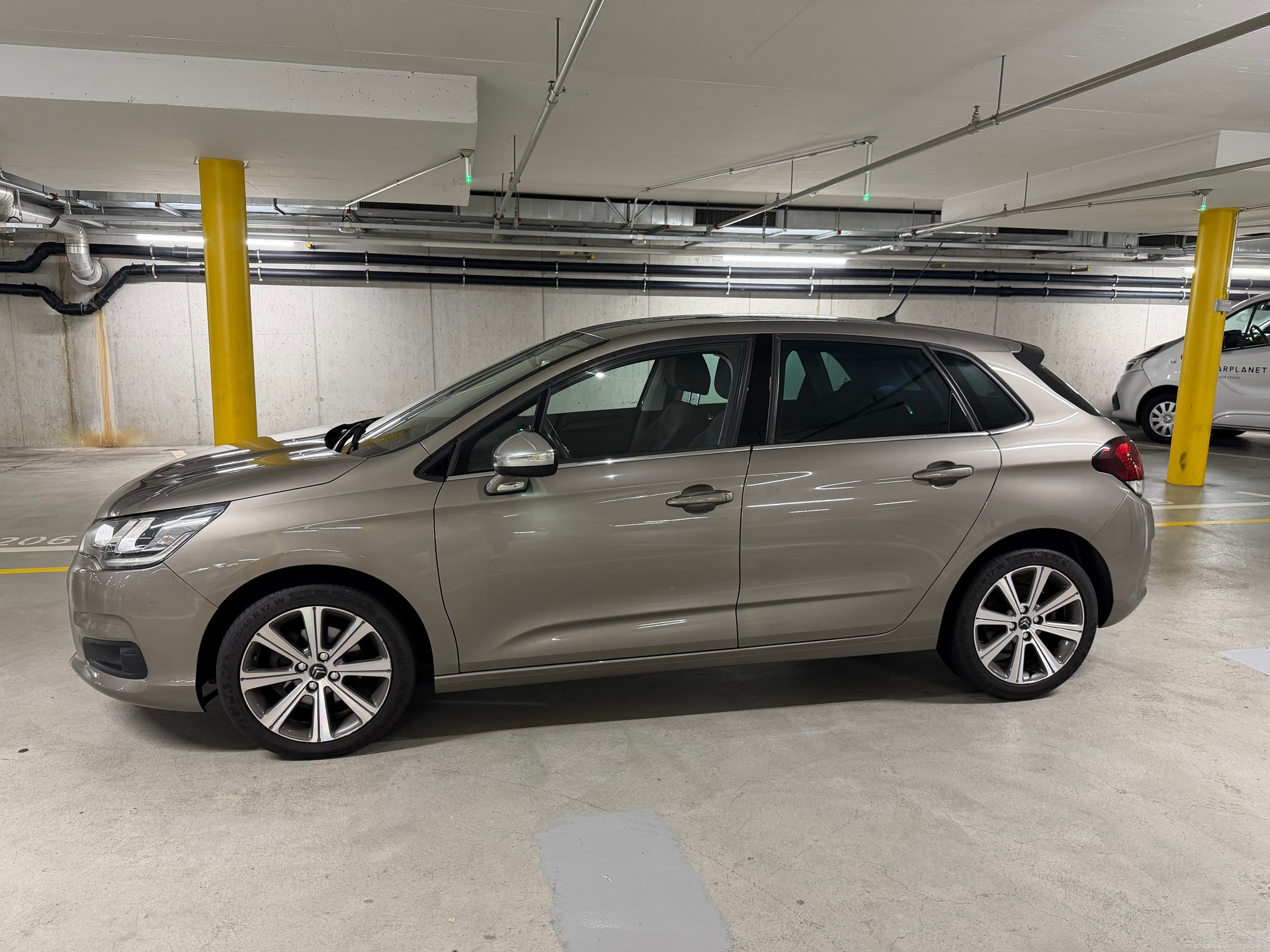 CITROEN C4 1.2 Pure Tech Feel Edition-image-1