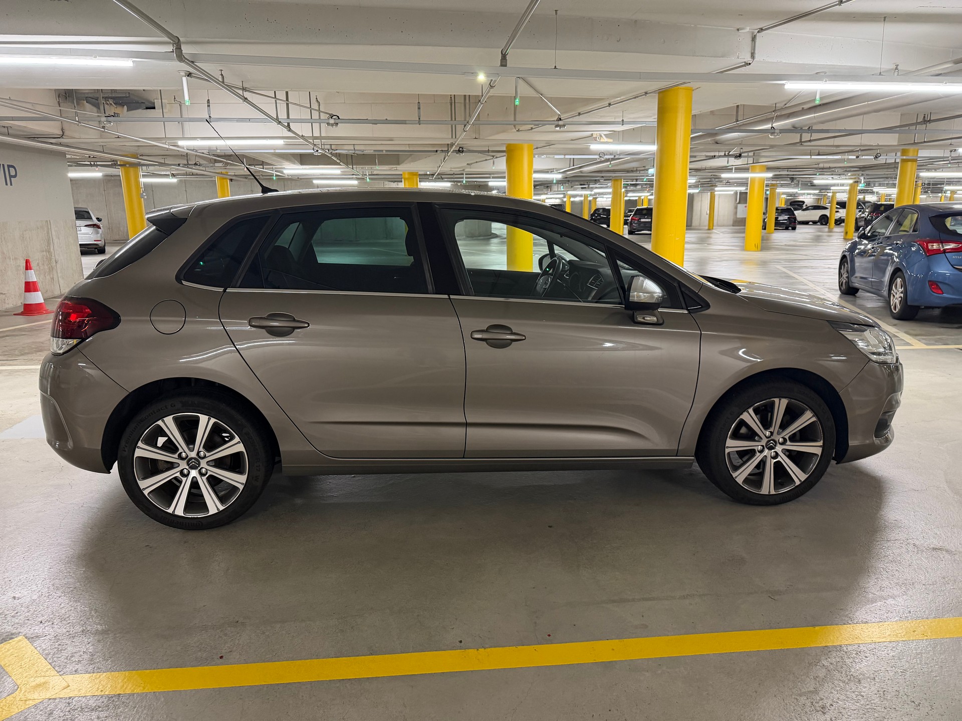 CITROEN C4 1.2 Pure Tech Feel Edition-image-5