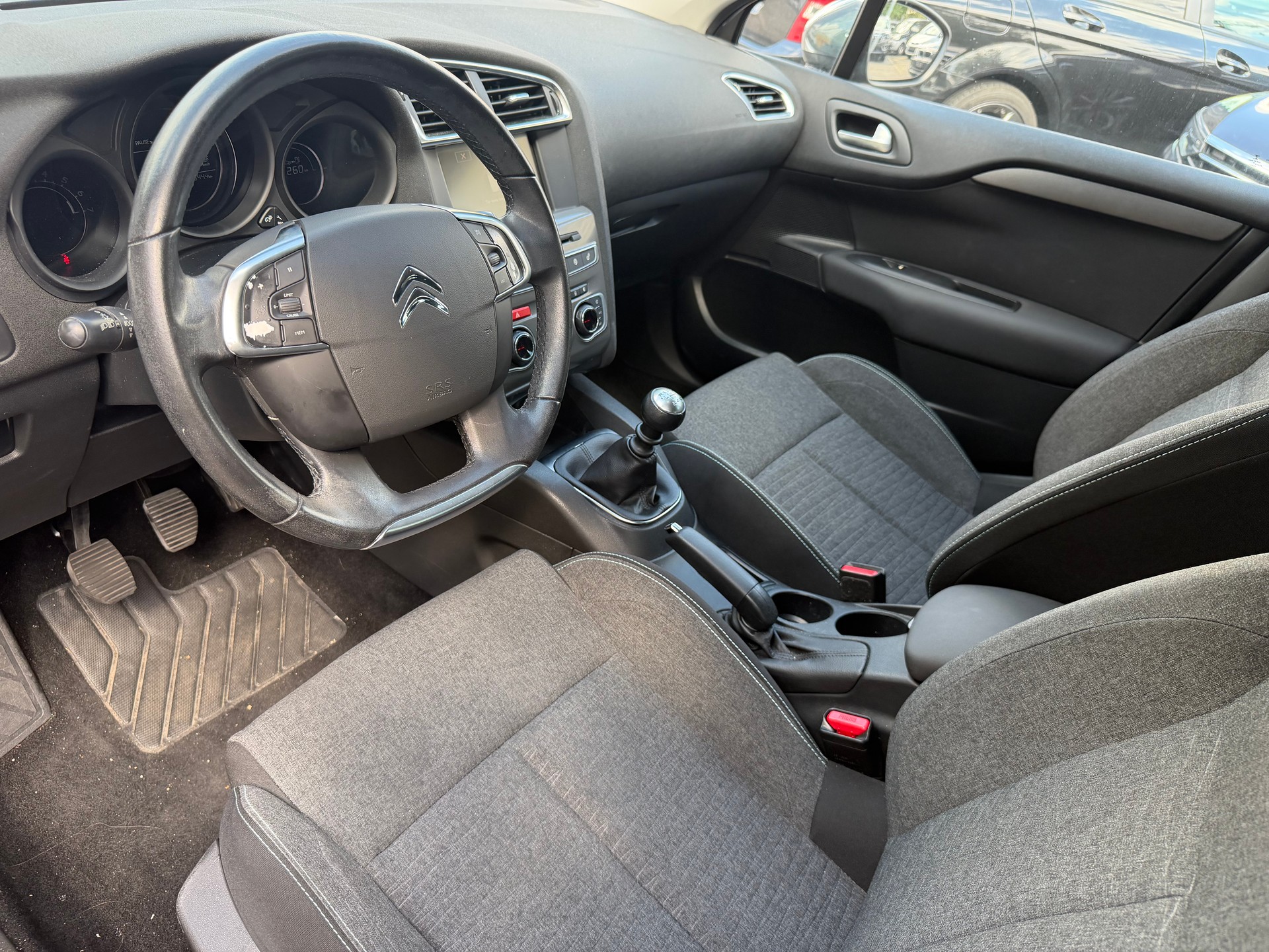 CITROEN C4 1.2 Pure Tech Feel Edition-image-13