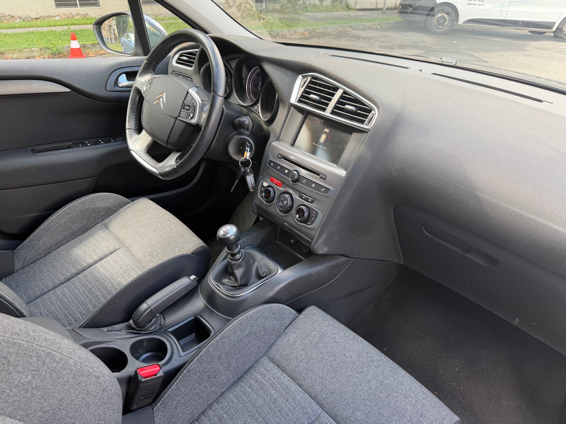 CITROEN C4 1.2 Pure Tech Feel Edition-image-15