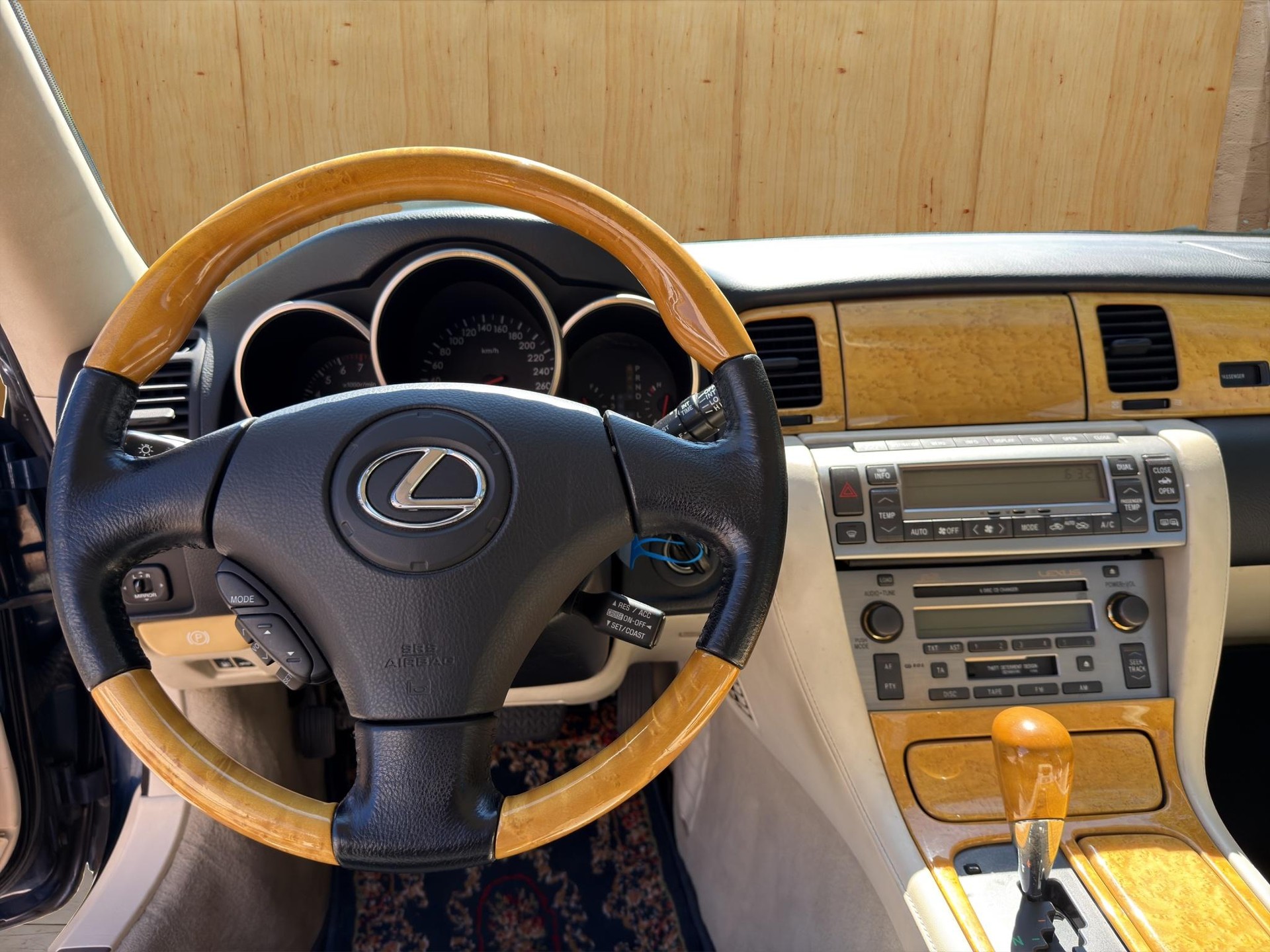 LEXUS SC 430-image-10