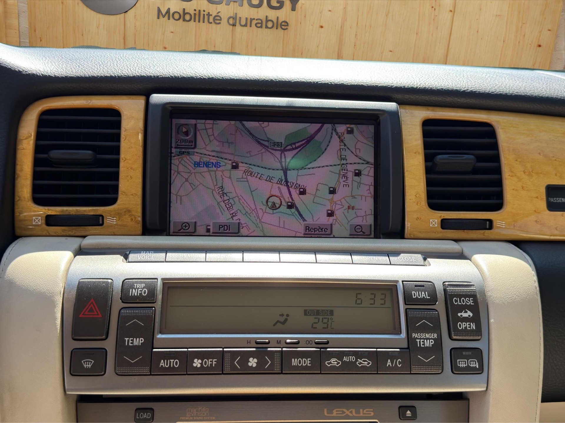 LEXUS SC 430-image-12