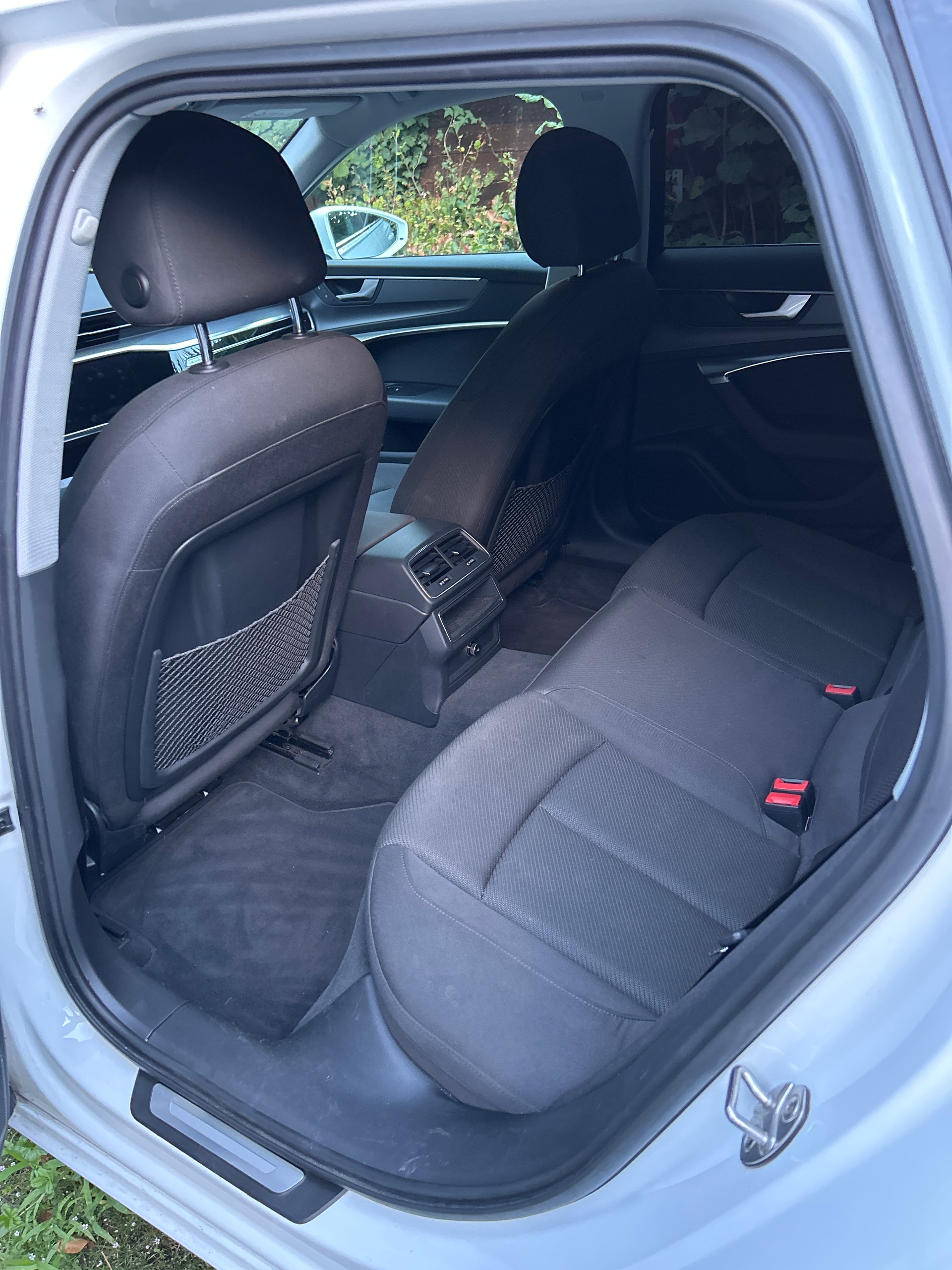 AUDI A6 Avant 40 TDI Sport Attraction quattro S-tronic-image-6