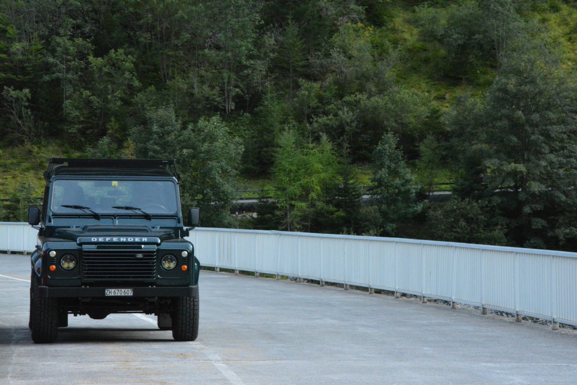 LAND ROVER 2.2 TD4 SW SE-image-1