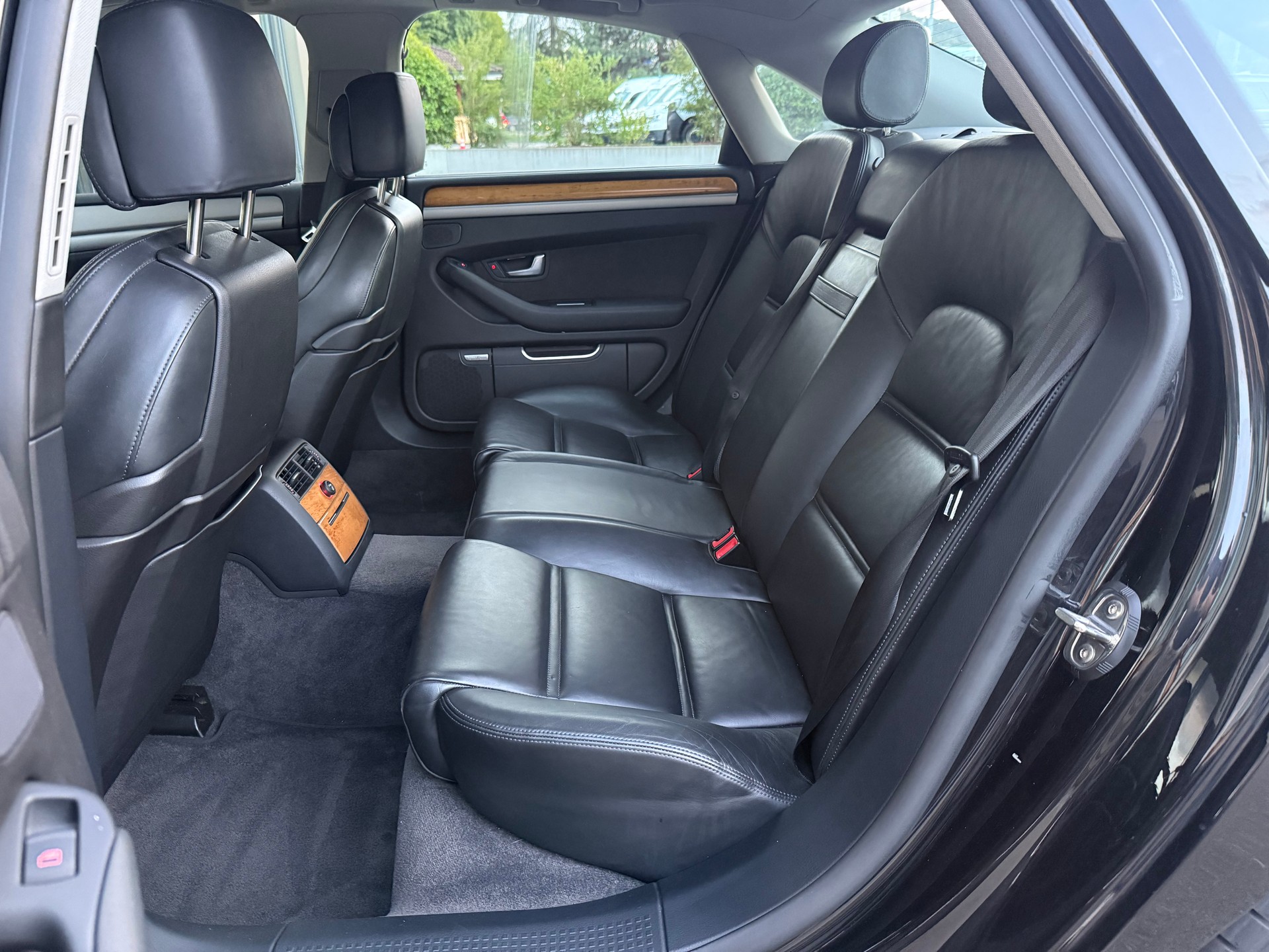 AUDI A8 3.0 TDI quattro tiptronic-image-11