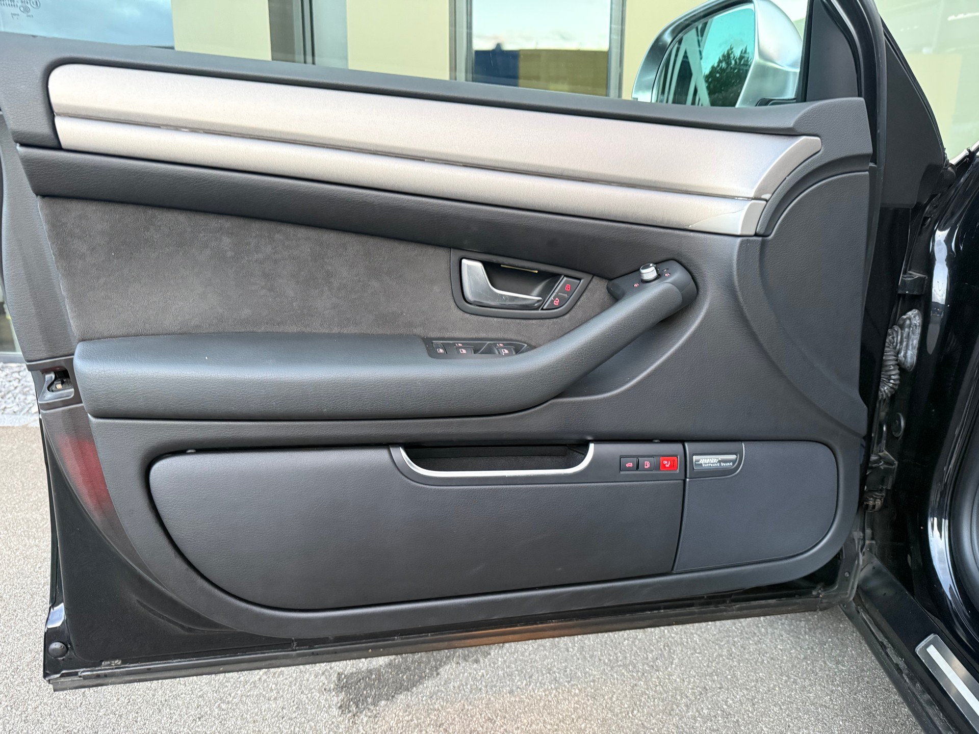 AUDI A8 3.0 TDI quattro tiptronic-image-13