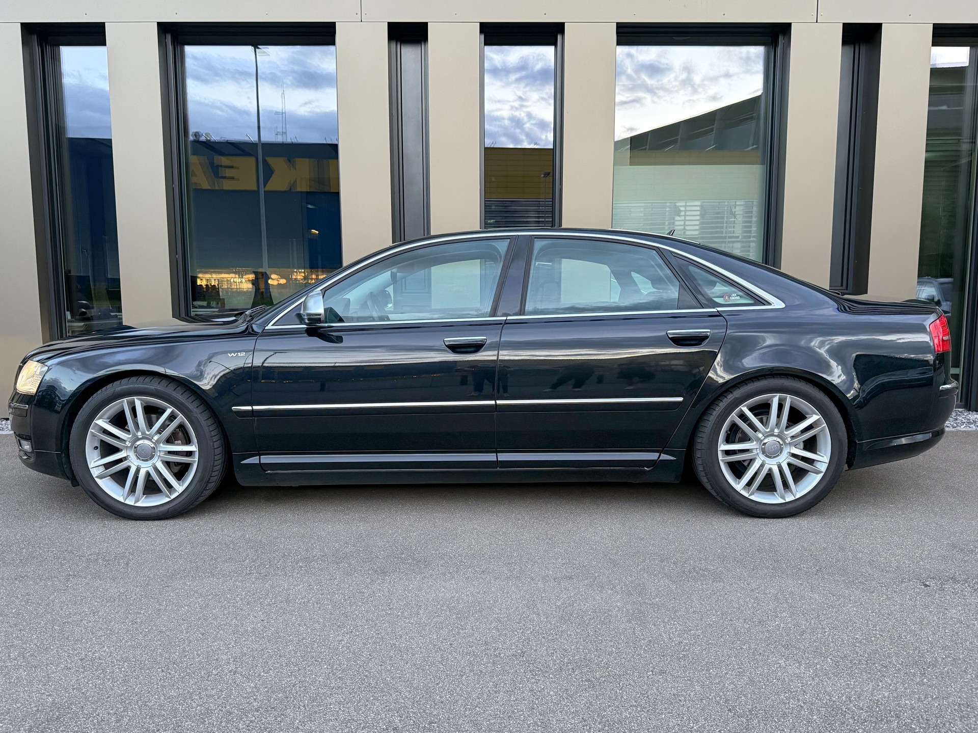 AUDI A8 3.0 TDI quattro tiptronic-image-1