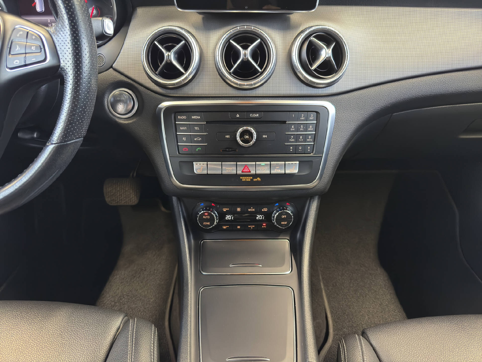 MERCEDES-BENZ CLA 220 Urban 4MATIC Shooting Brake-image-10
