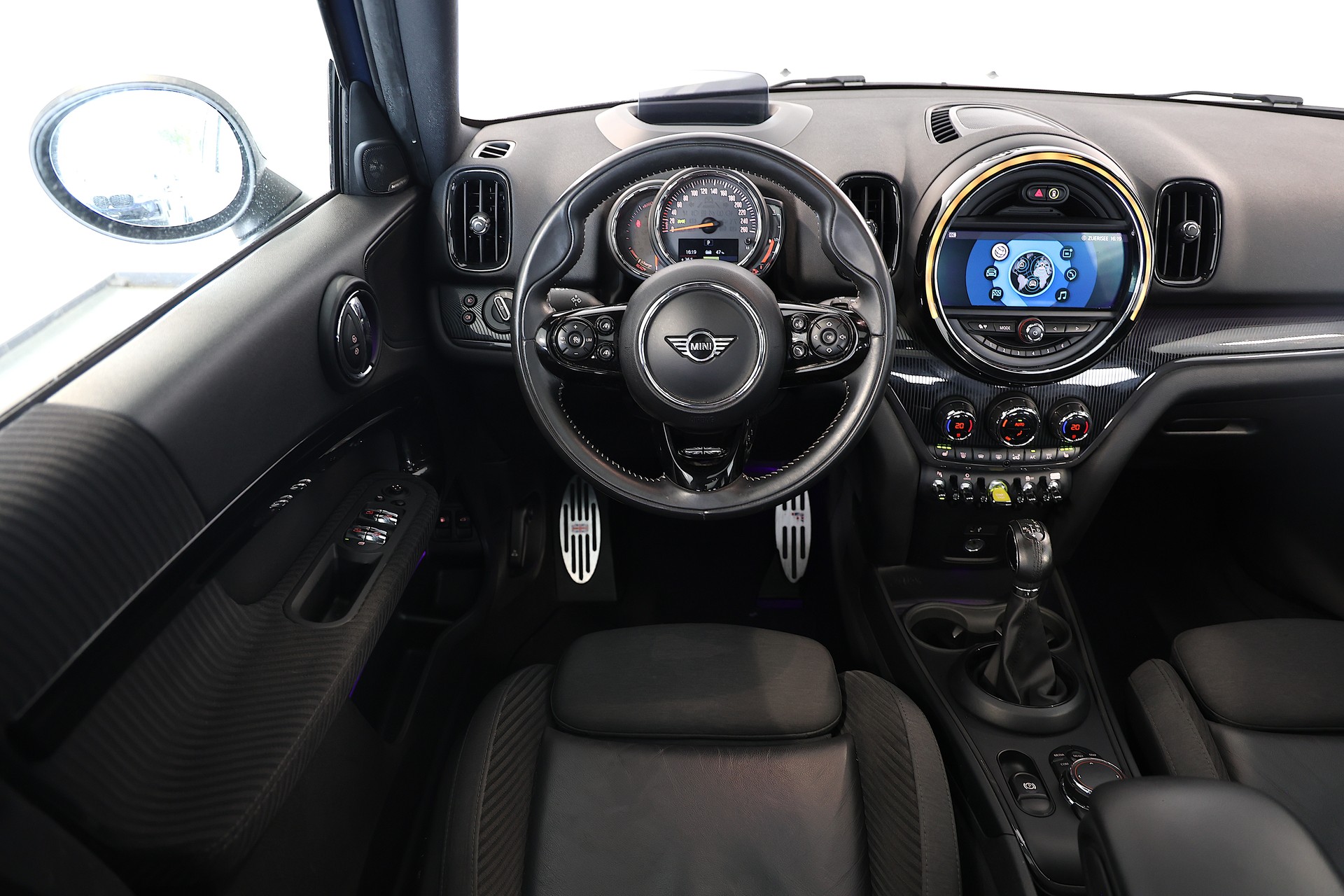 MINI Countryman F60 1.5i Cooper S E ALL4-image-9