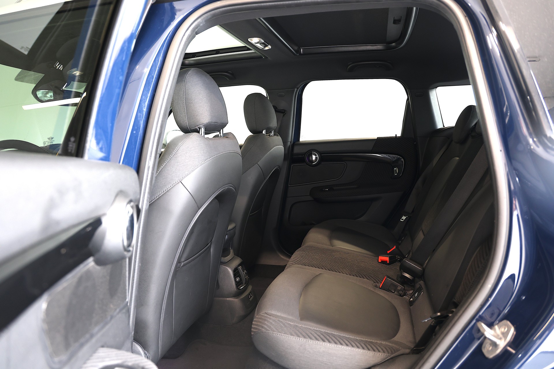 MINI Countryman F60 1.5i Cooper S E ALL4-image-19